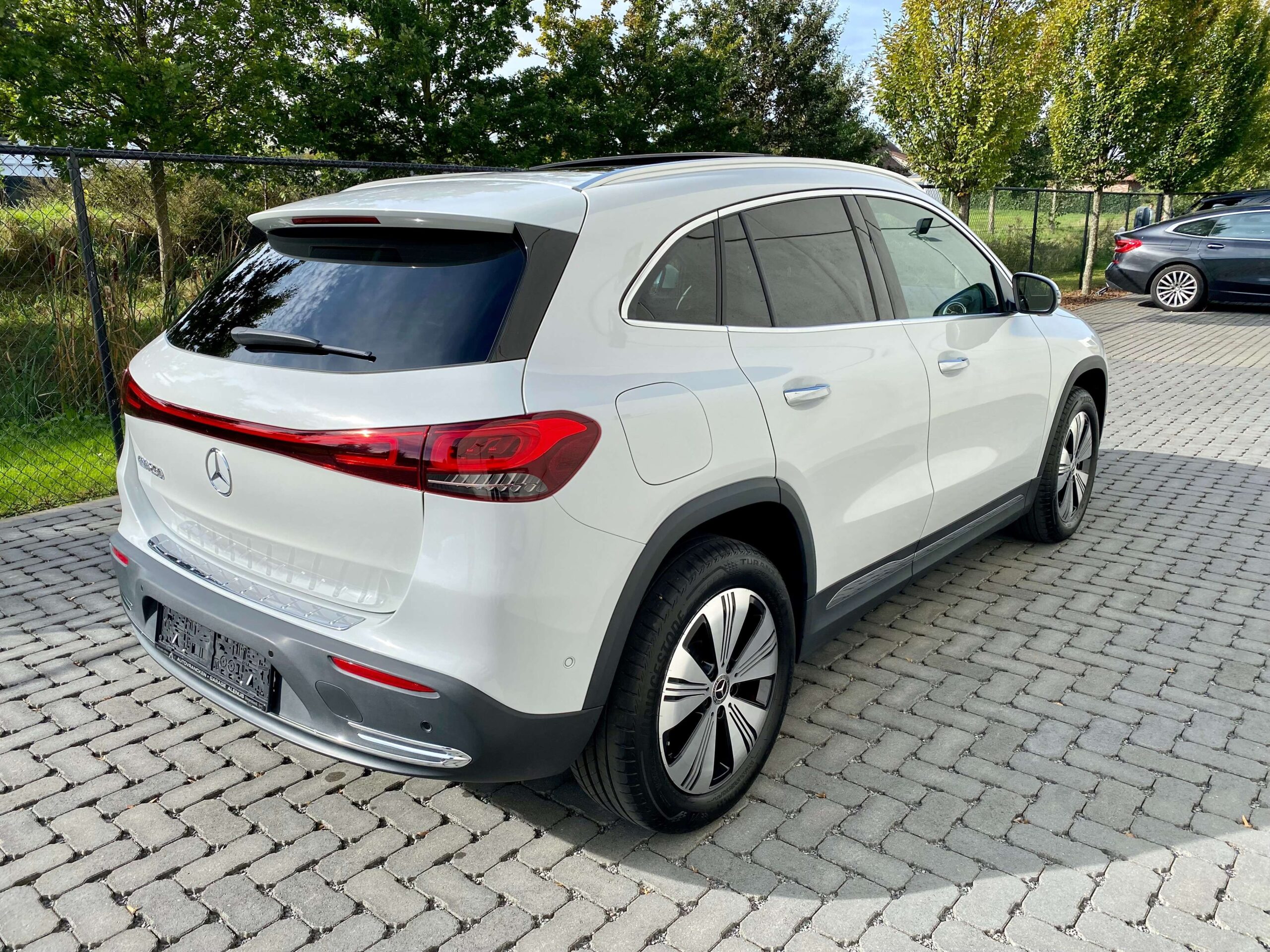 EQA250 LUXURY