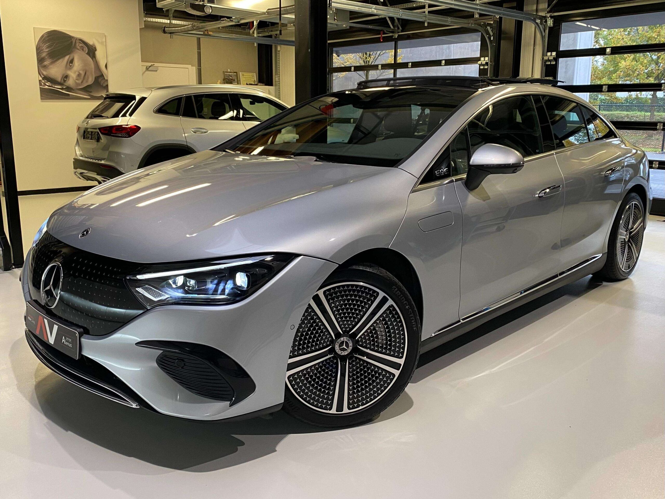 Mercedes-Benz EQE 300 HYPERSCEEN Leder/Burmester/Memory/360/Pano/Trekh