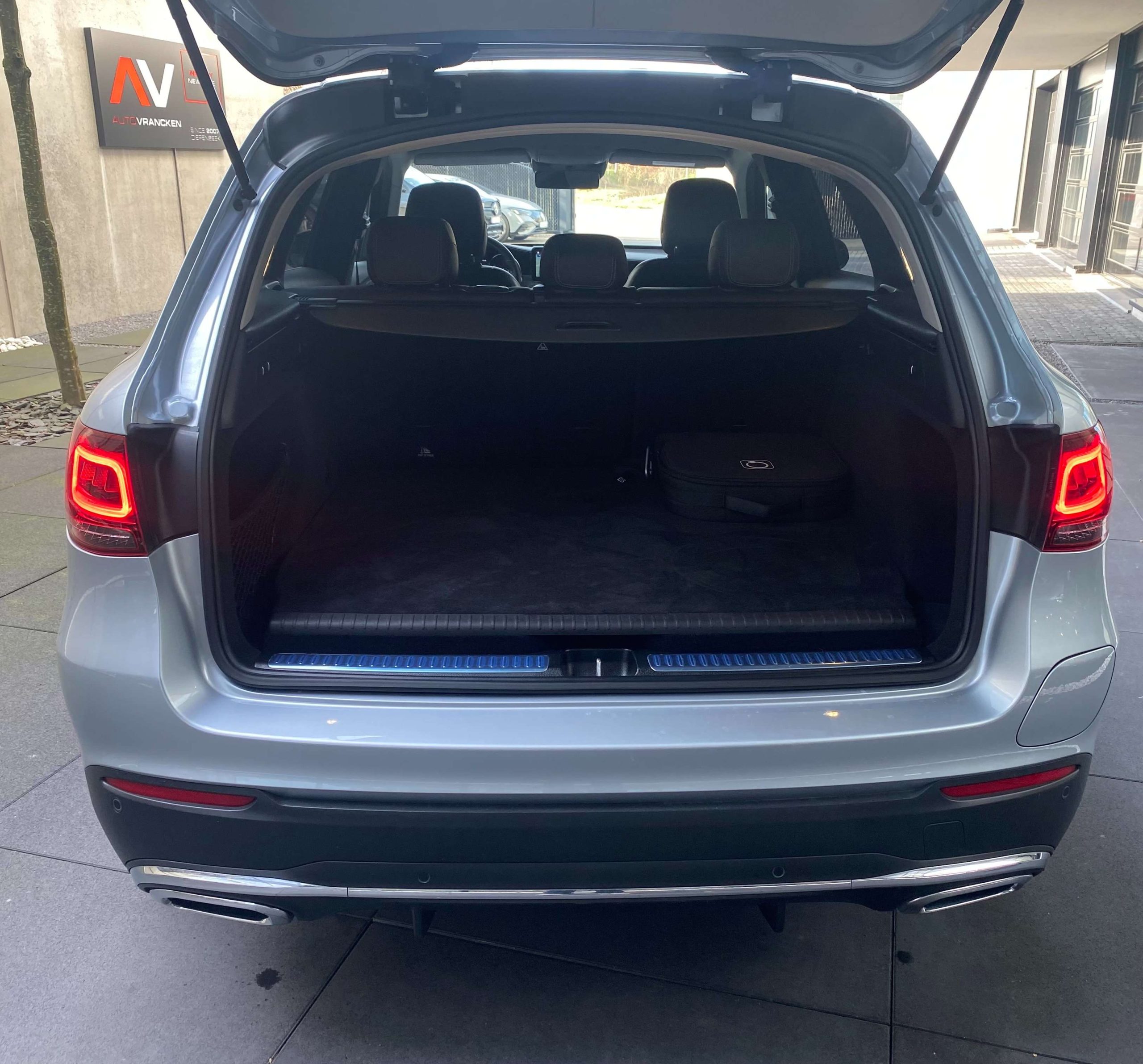 Mercedes-Benz GLC 300 e 9G 4M AMG AIRMATIC/HeadUp/Distronic/360°/Trekh.