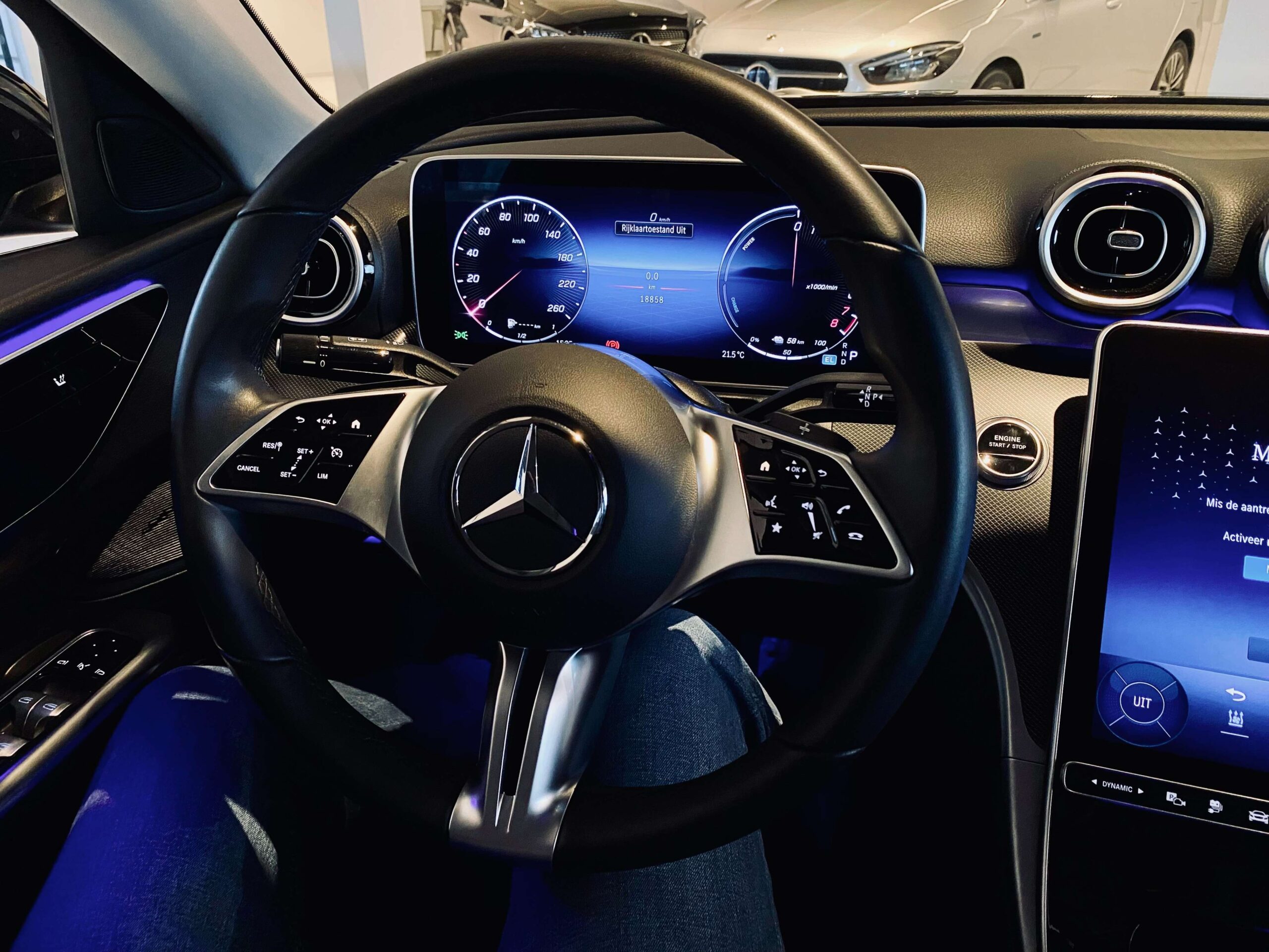 Mercedes-Benz C 300 e 9G Plug-in LUXURY LUCHTVERING/MBUX-Premium/Trekh