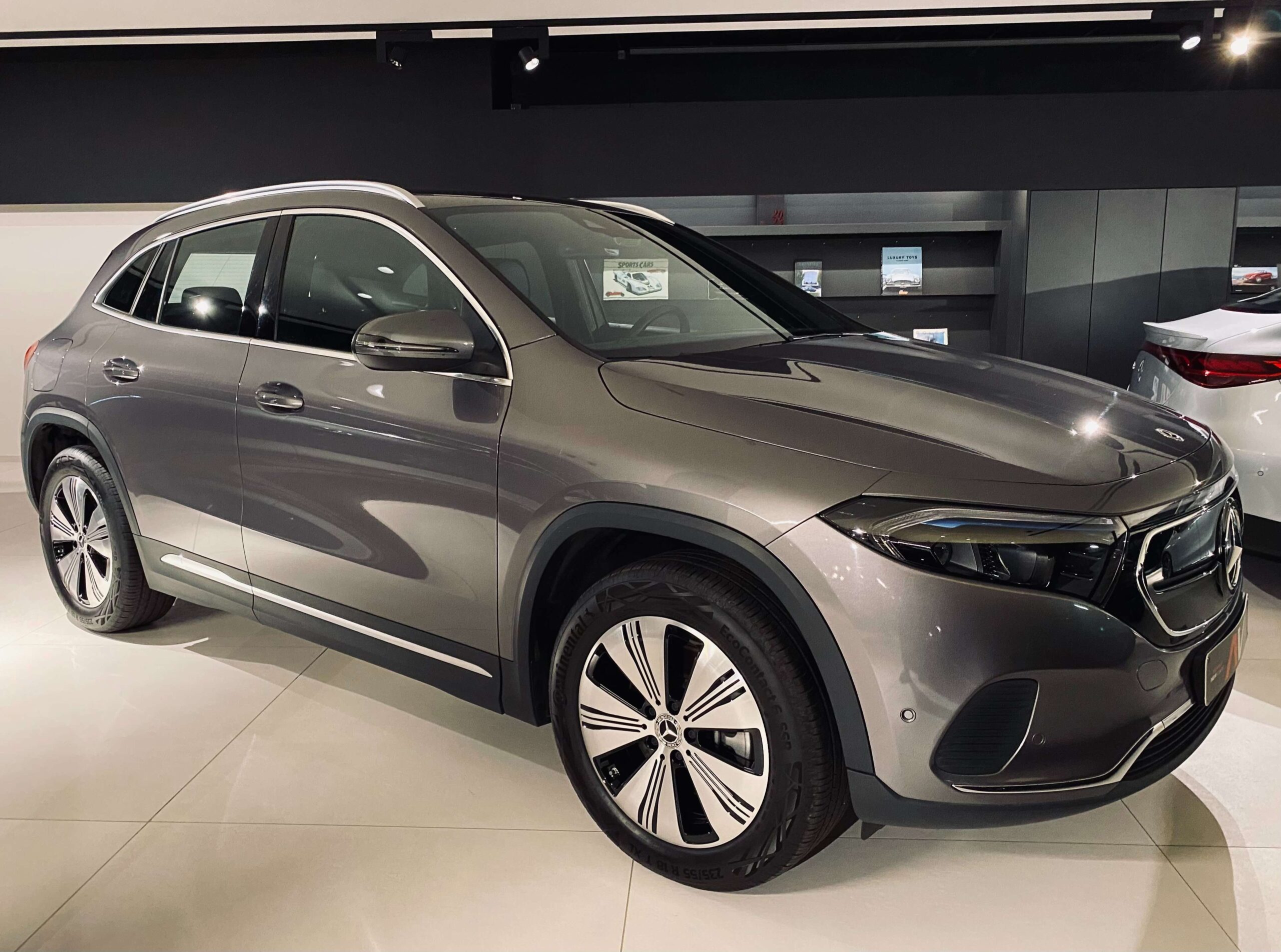 Mercedes-Benz EQA 300 4Matic LUXURY Dodehoek/Leder/AugmRealtyNavi/Trekh.