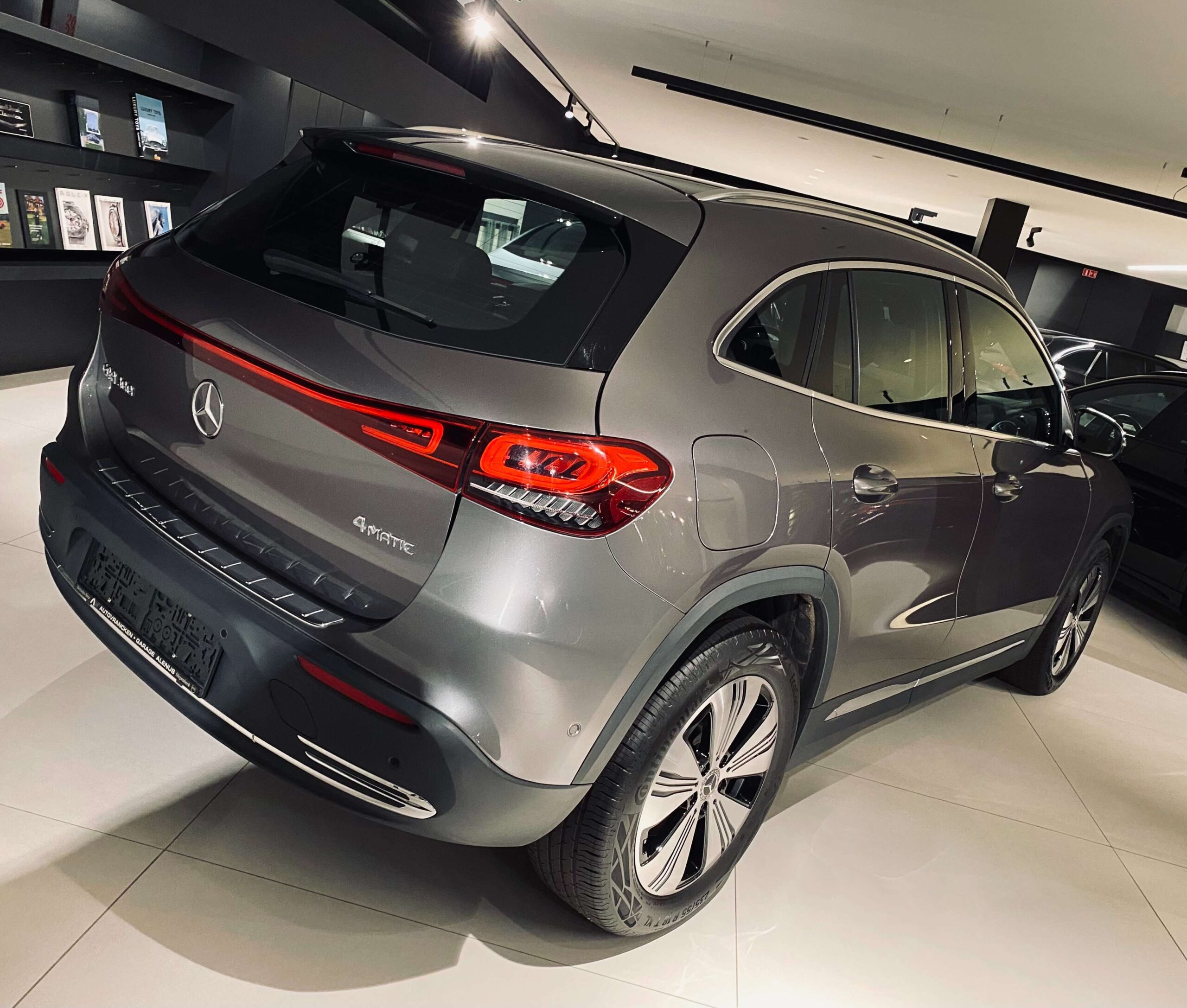 Mercedes-Benz EQA 300 4Matic LUXURY Dodehoek/Leder/AugmRealtyNavi/Trekh.