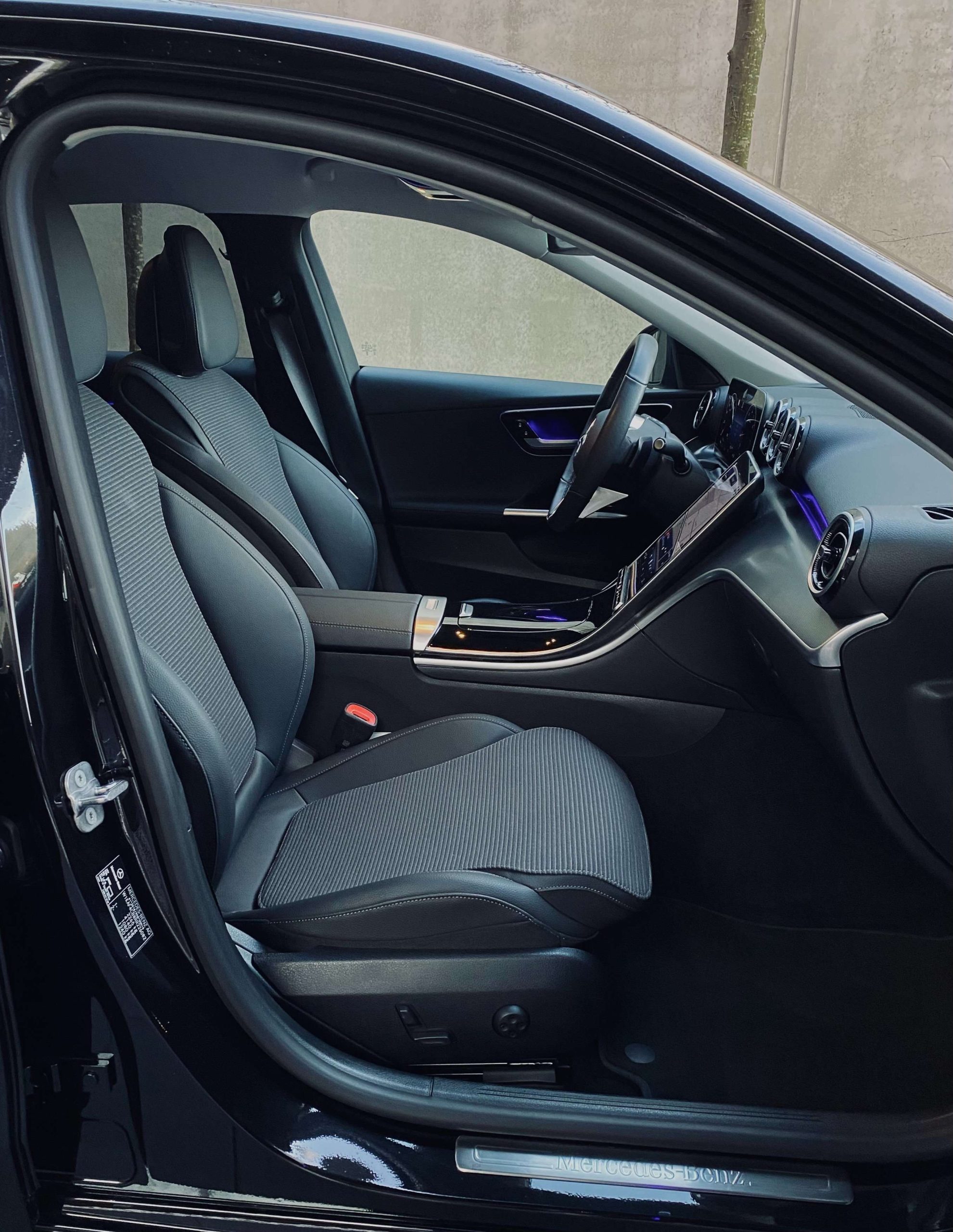 Mercedes-Benz C 200 9G Mild Hybr. SPORT NIGHT MBUX-Premium/Advanced Sound/Ambiente/Camera/Trekhaak/…