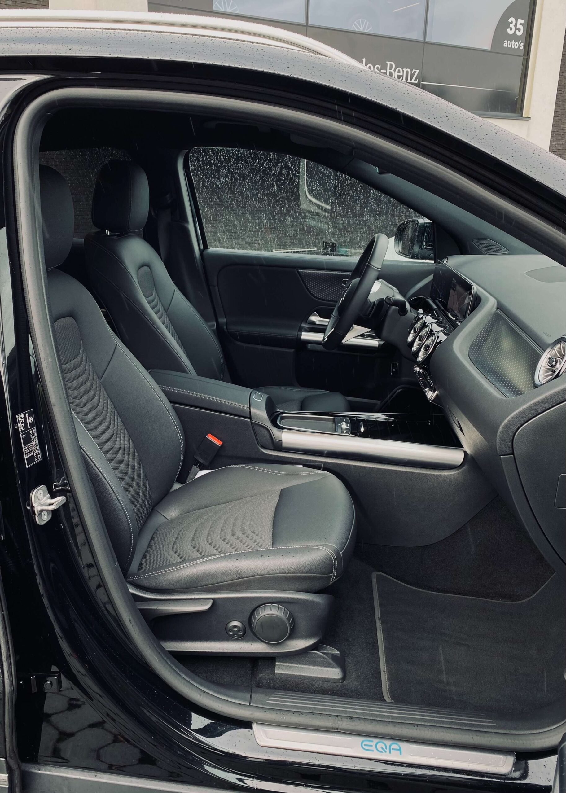 Mercedes-Benz EQA 350 4M AMG StylePack 20″/Distronic/Dodeh./Trekh.