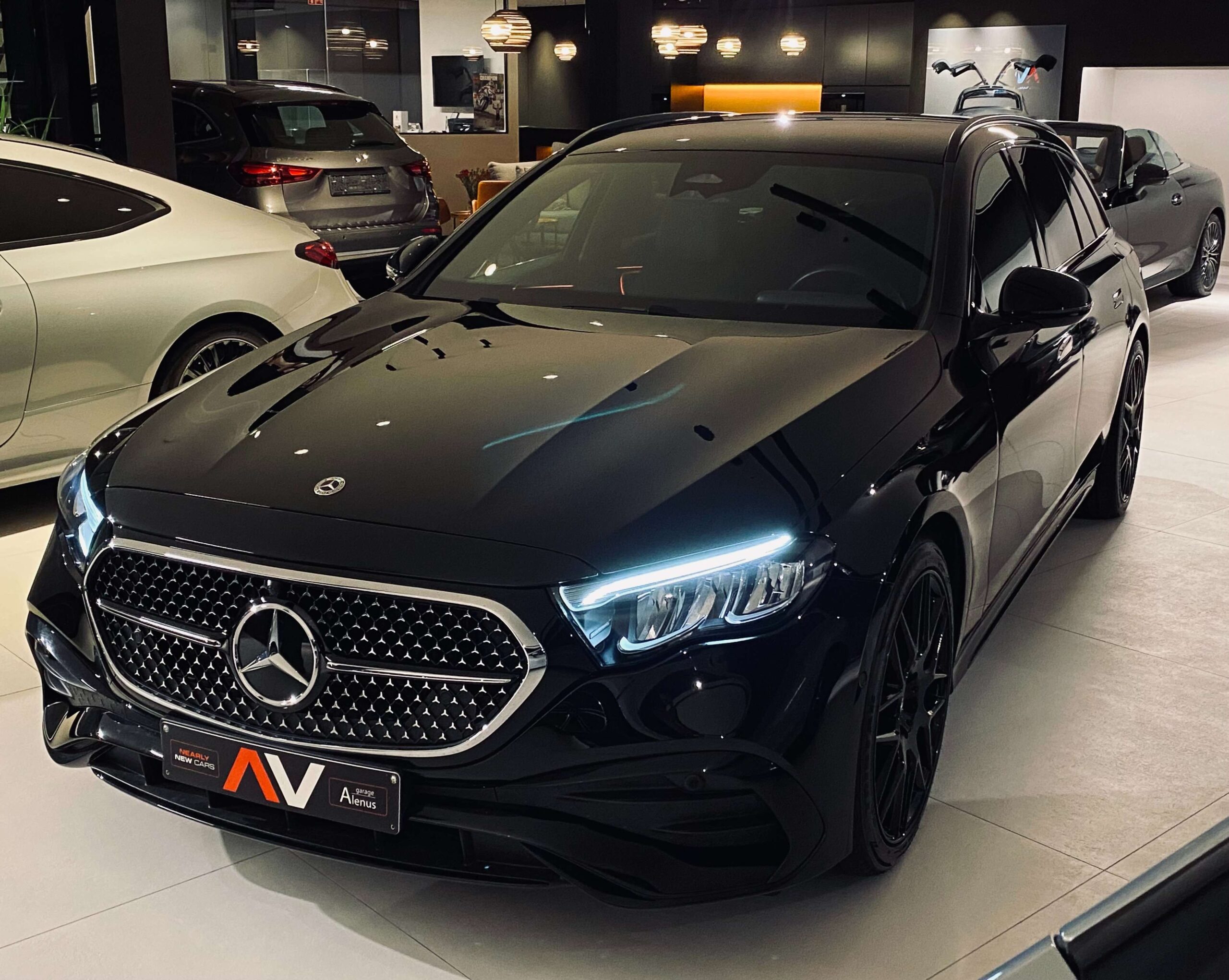 Mercedes-Benz E 300 e 9G Plug-in AMG NIGHT 20″/LUCHTV./Distronic/Trekh