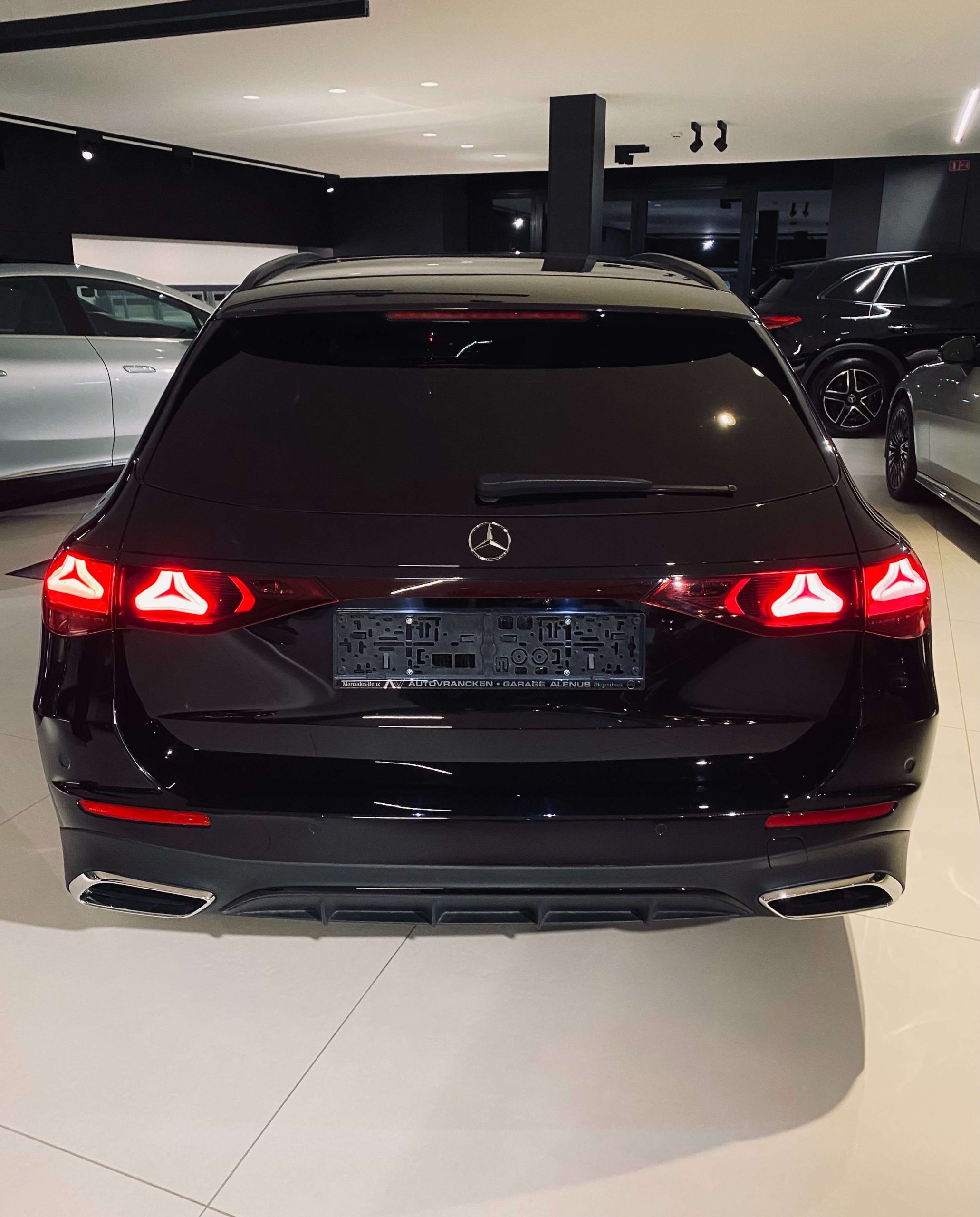 Mercedes-Benz E 300 e 9G Plug-in AMG NIGHT 20″/LUCHTV./Distronic/Trekh