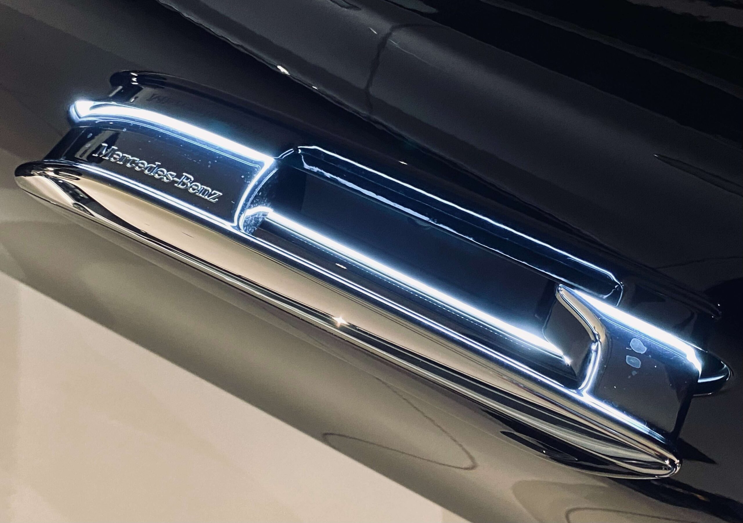 Mercedes-Benz E 300 e 9G Plug-in AMG NIGHT 20″/LUCHTV./Distronic/Trekh