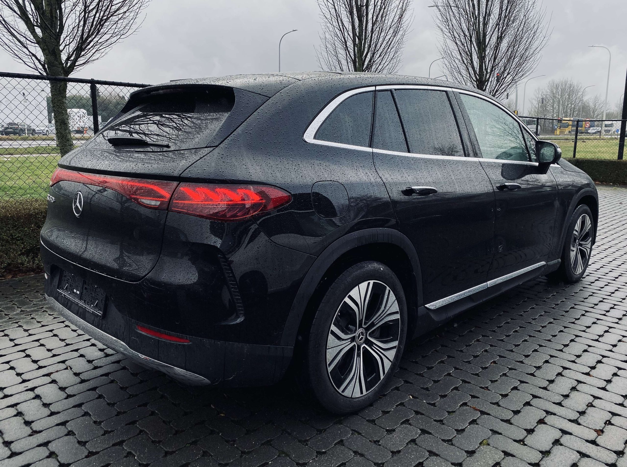 Mercedes-Benz EQE 350 PLUS ExtendedRange DistronicPro/Memory/Leder/Trekh