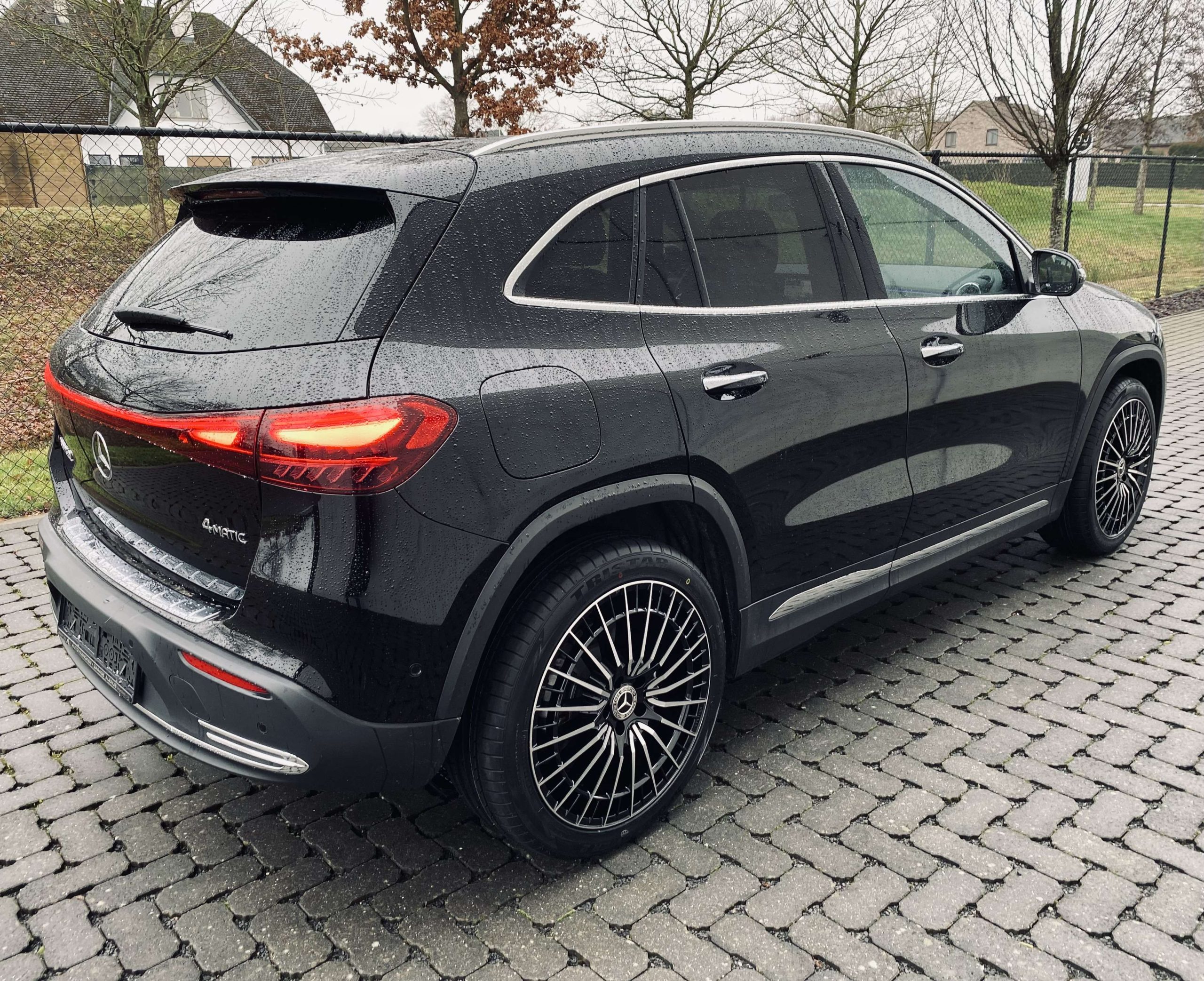 Mercedes-Benz EQA 350 4M AMG StylePack 20″/Distronic/Dodeh./Trekh.