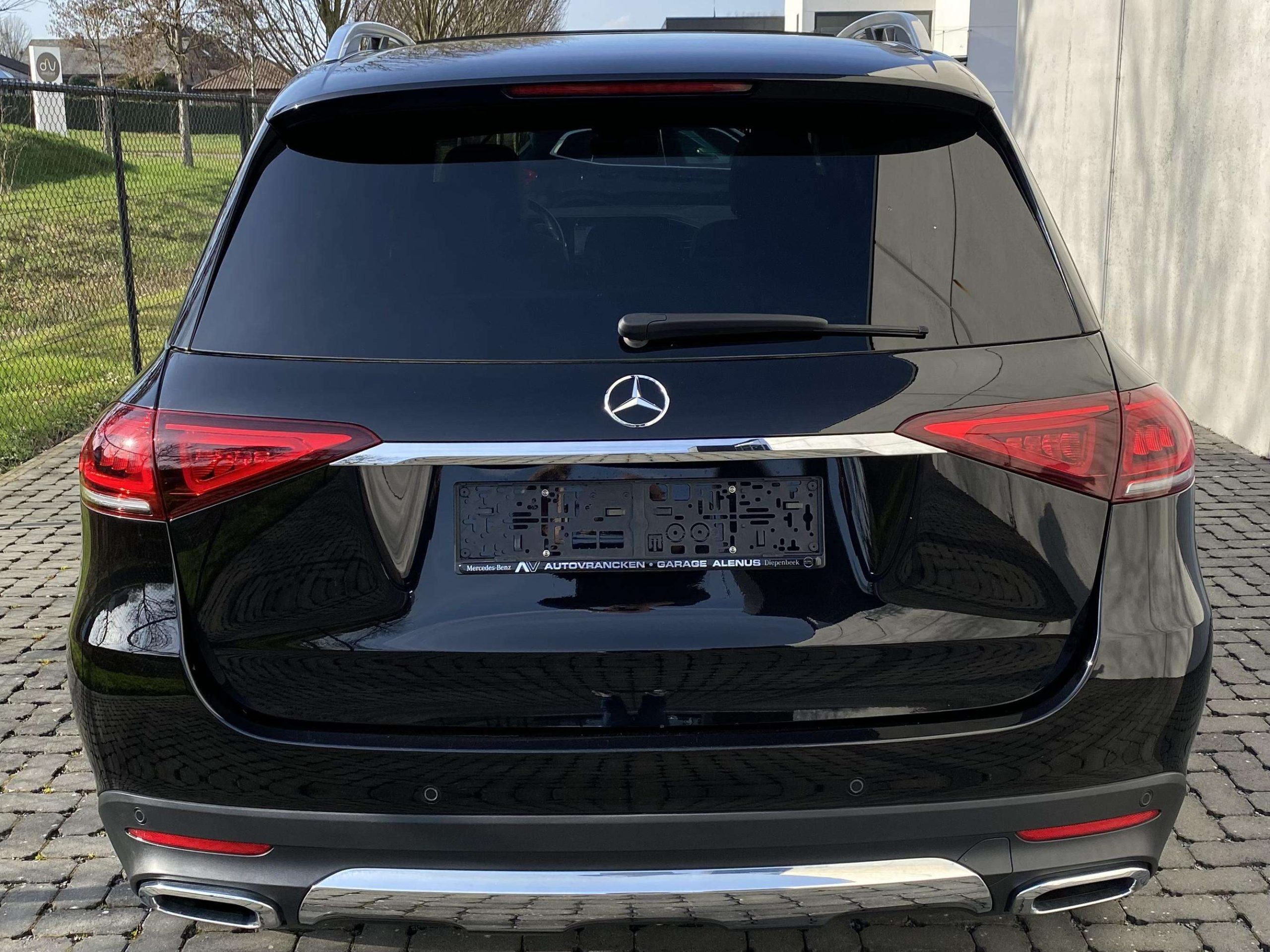 Mercedes-Benz GLE 350 9G Plug-in Distronic+/PanoDak/360/Burmester/Trekh.