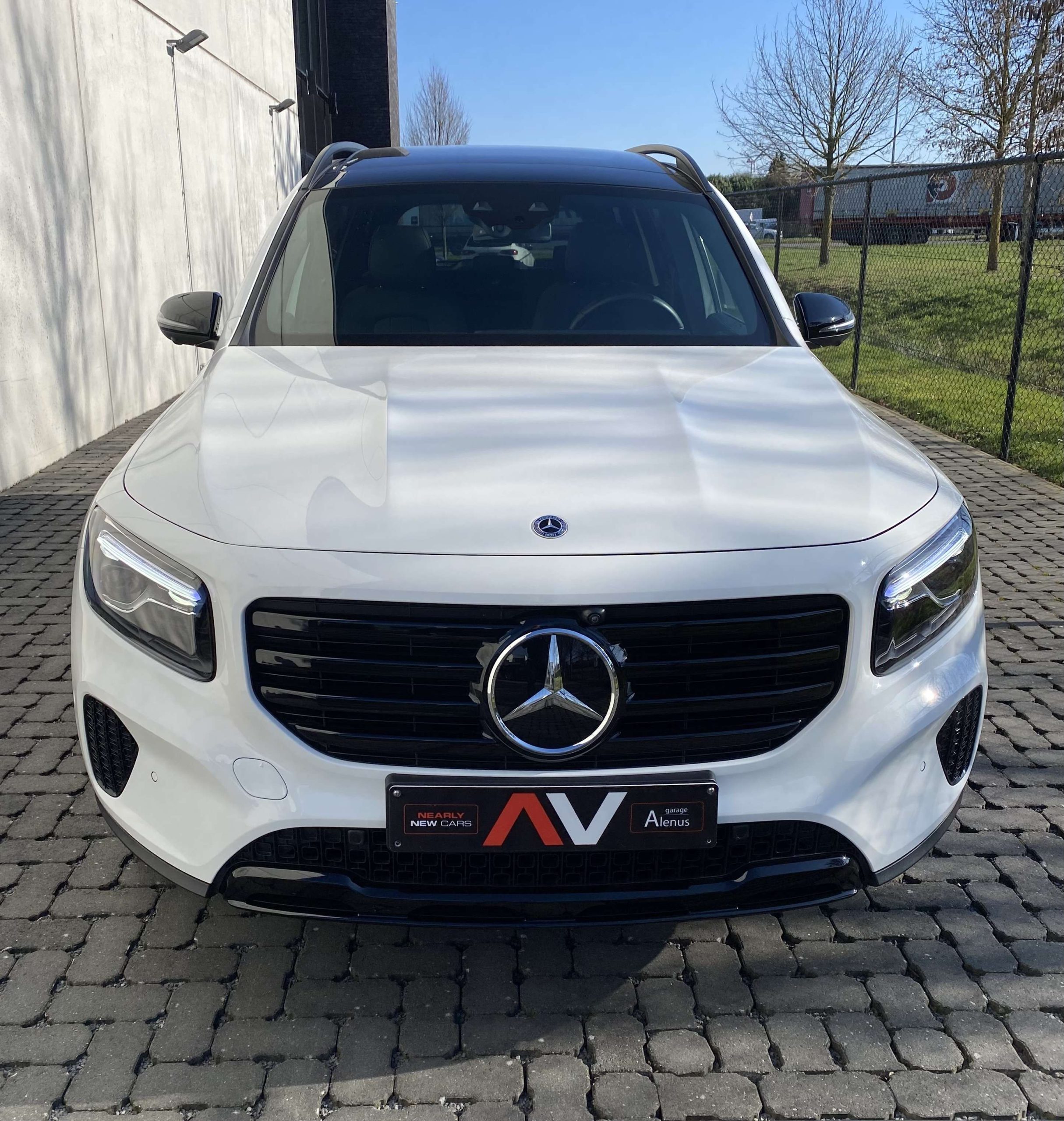 Mercedes-Benz GLB 250 8G 4Matic AMG 19/Distronic/PanoDak/Leder/360/Trekh