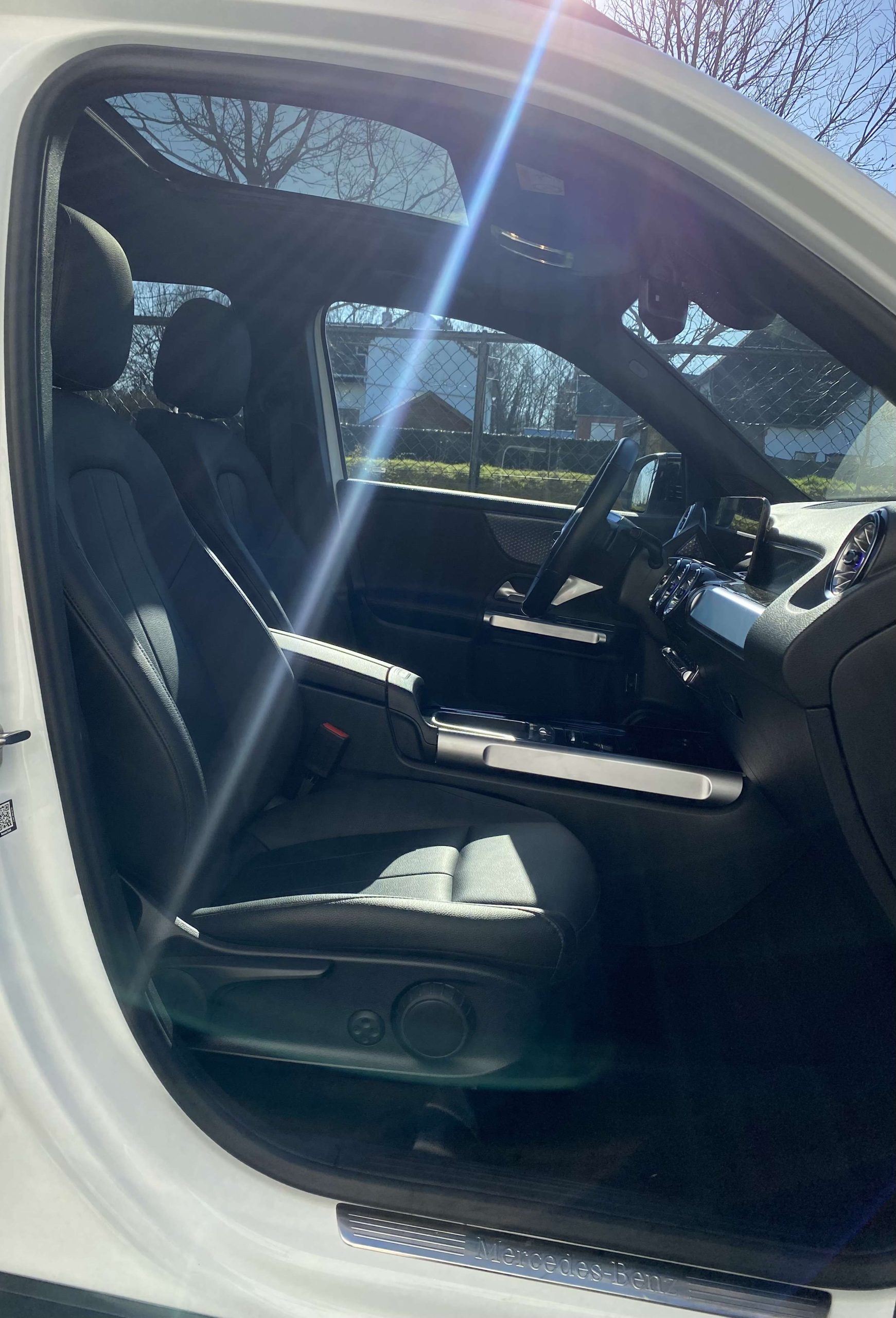 Mercedes-Benz GLB 250 8G 4Matic AMG 19/Distronic/PanoDak/Leder/360/Trekh