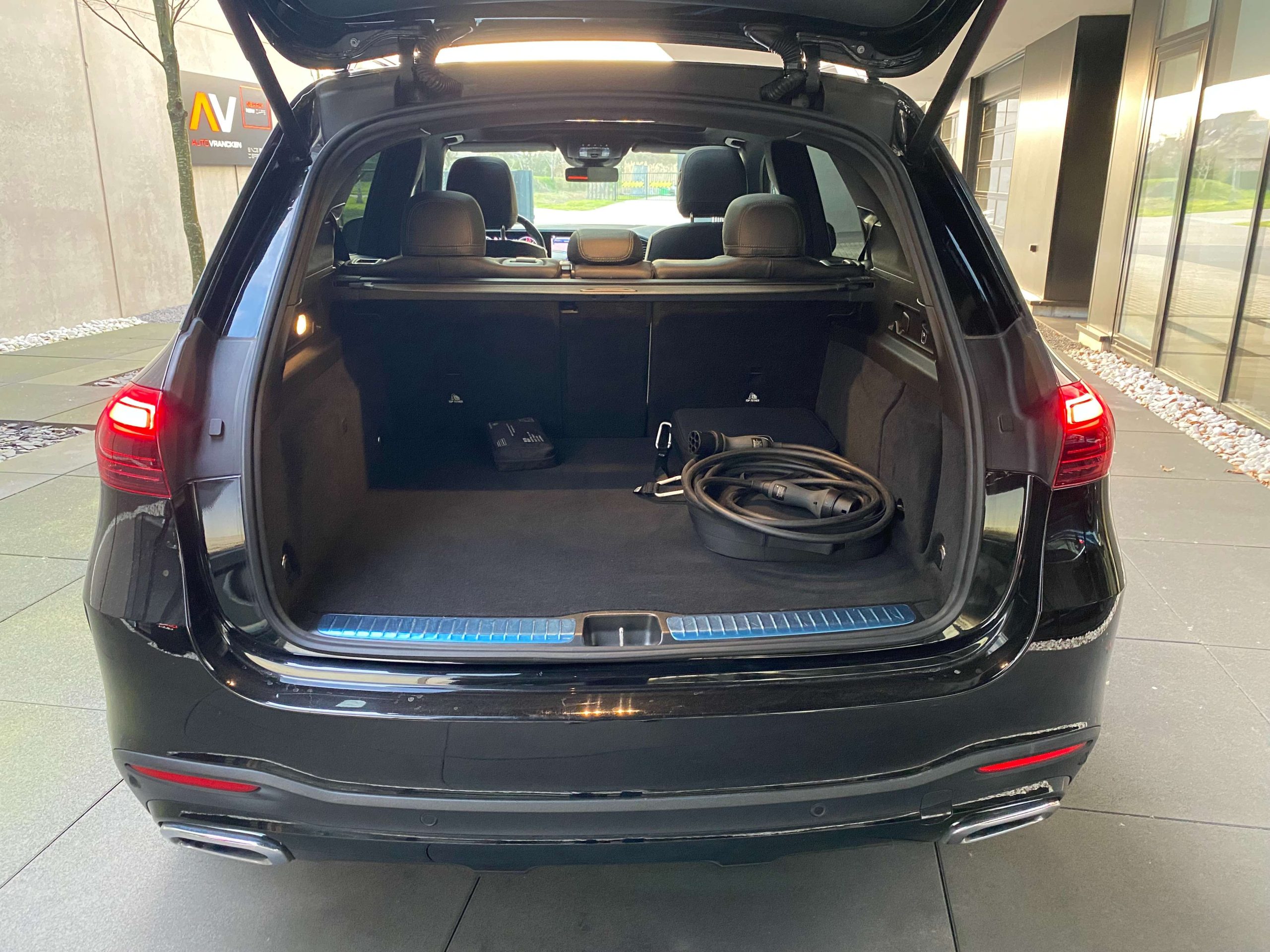 Mercedes-Benz GLE 350 de 9G 4M AIRMATIC/21″/PANODAK/BURM/MEMORY/TREKH.