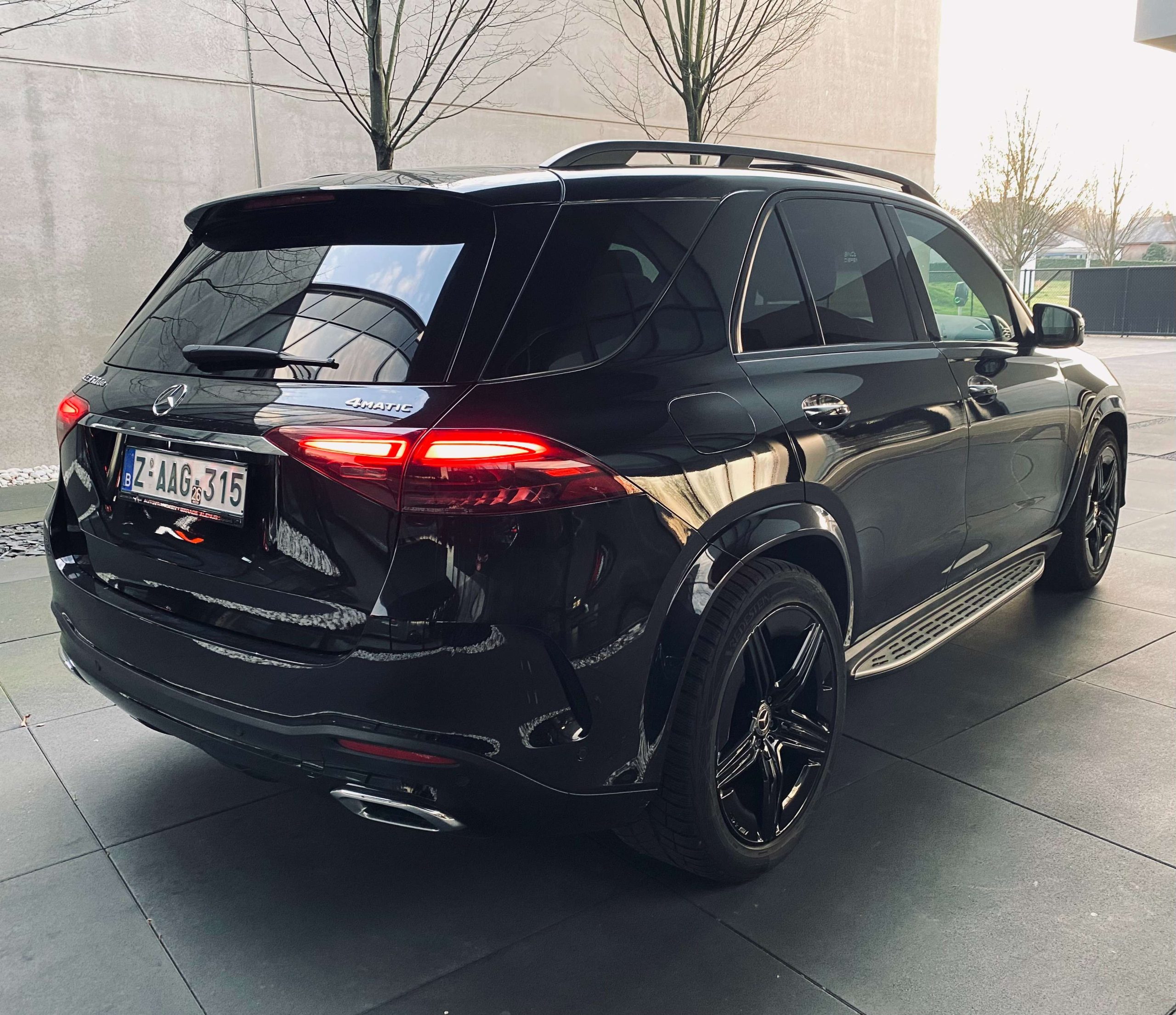 Mercedes-Benz GLE 350 de 9G 4M AIRMATIC/21″/PANODAK/BURM/MEMORY/TREKH.