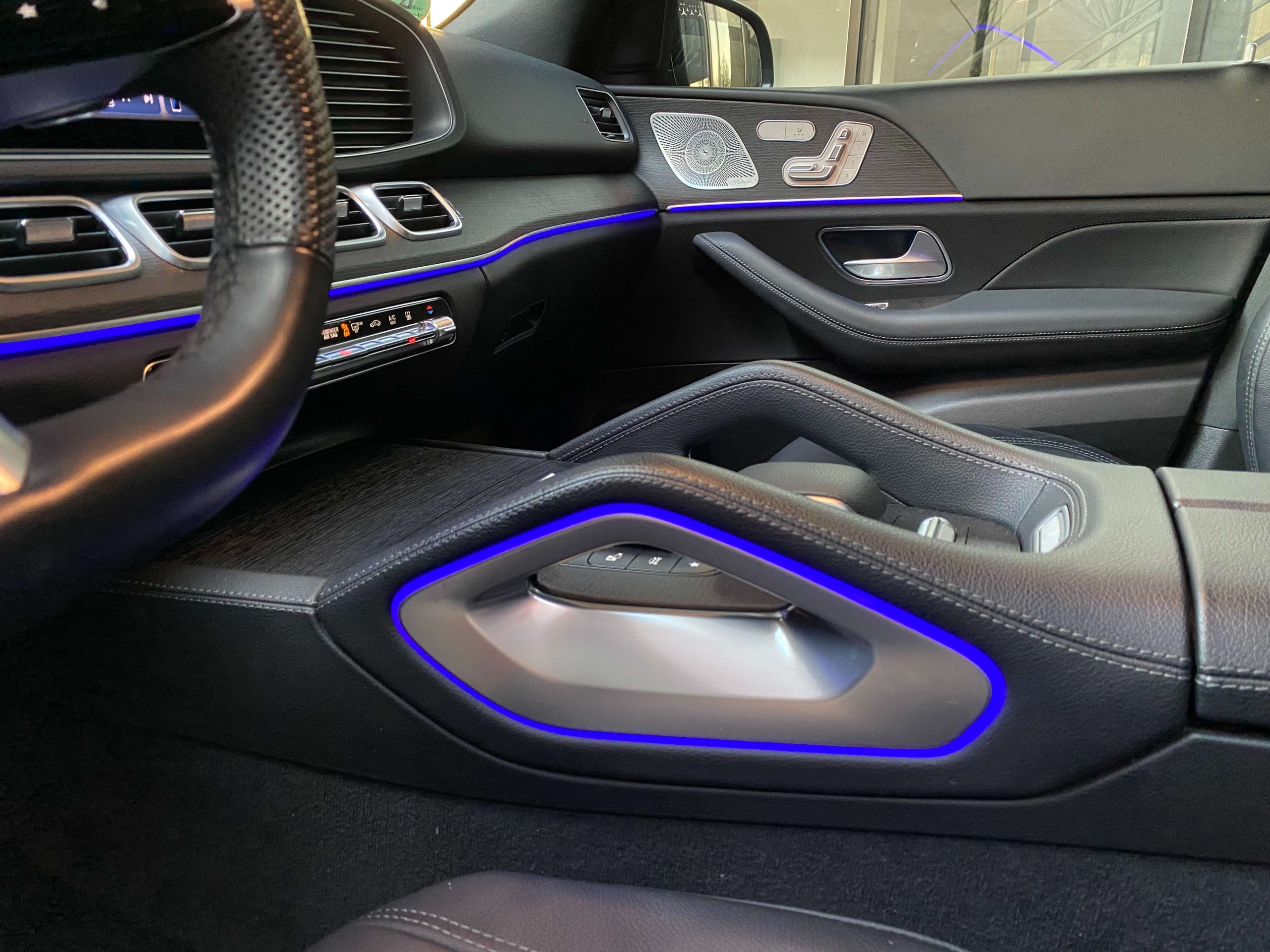 Mercedes-Benz GLE 350 de 9G 4M AIRMATIC/21″/PANODAK/BURM/MEMORY/TREKH.