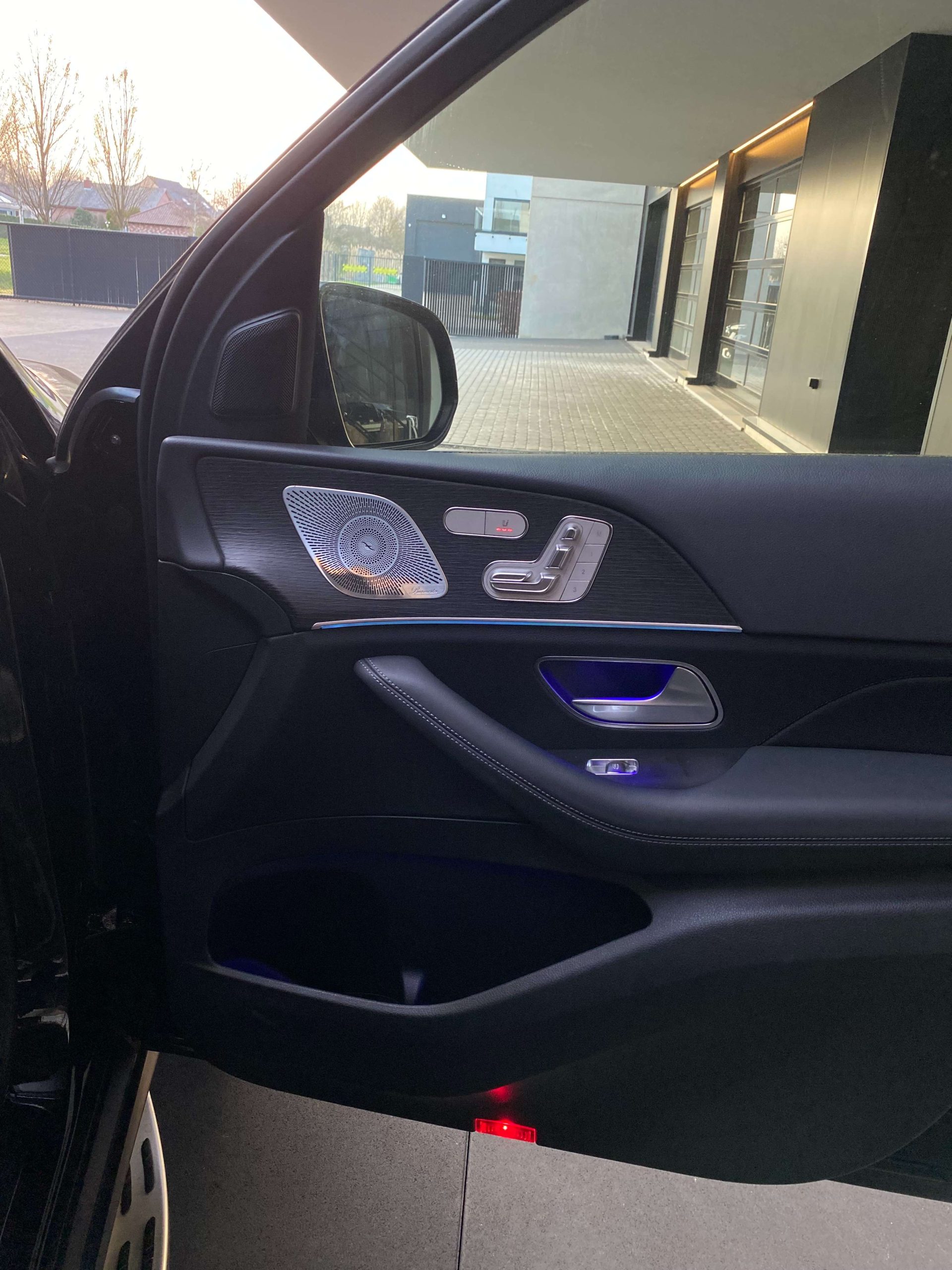 Mercedes-Benz GLE 350 de 9G 4M AIRMATIC/21″/PANODAK/BURM/MEMORY/TREKH.