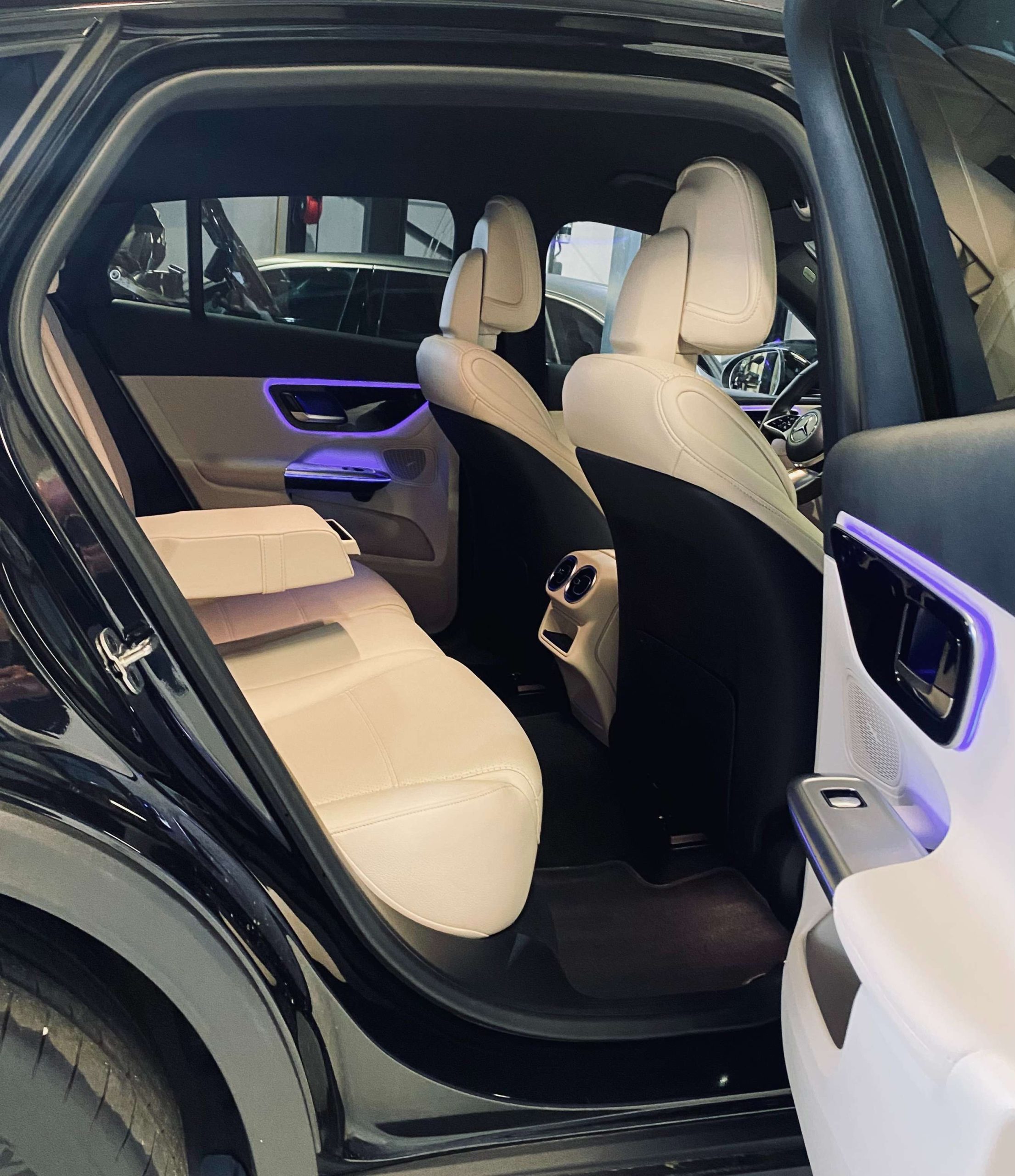 Mercedes-Benz GLC 300 e 9G Coupé Plug-in 4M 20″/SPORT+/BEIGE/MEMORY/AMBIENTE/TREKHAAK
