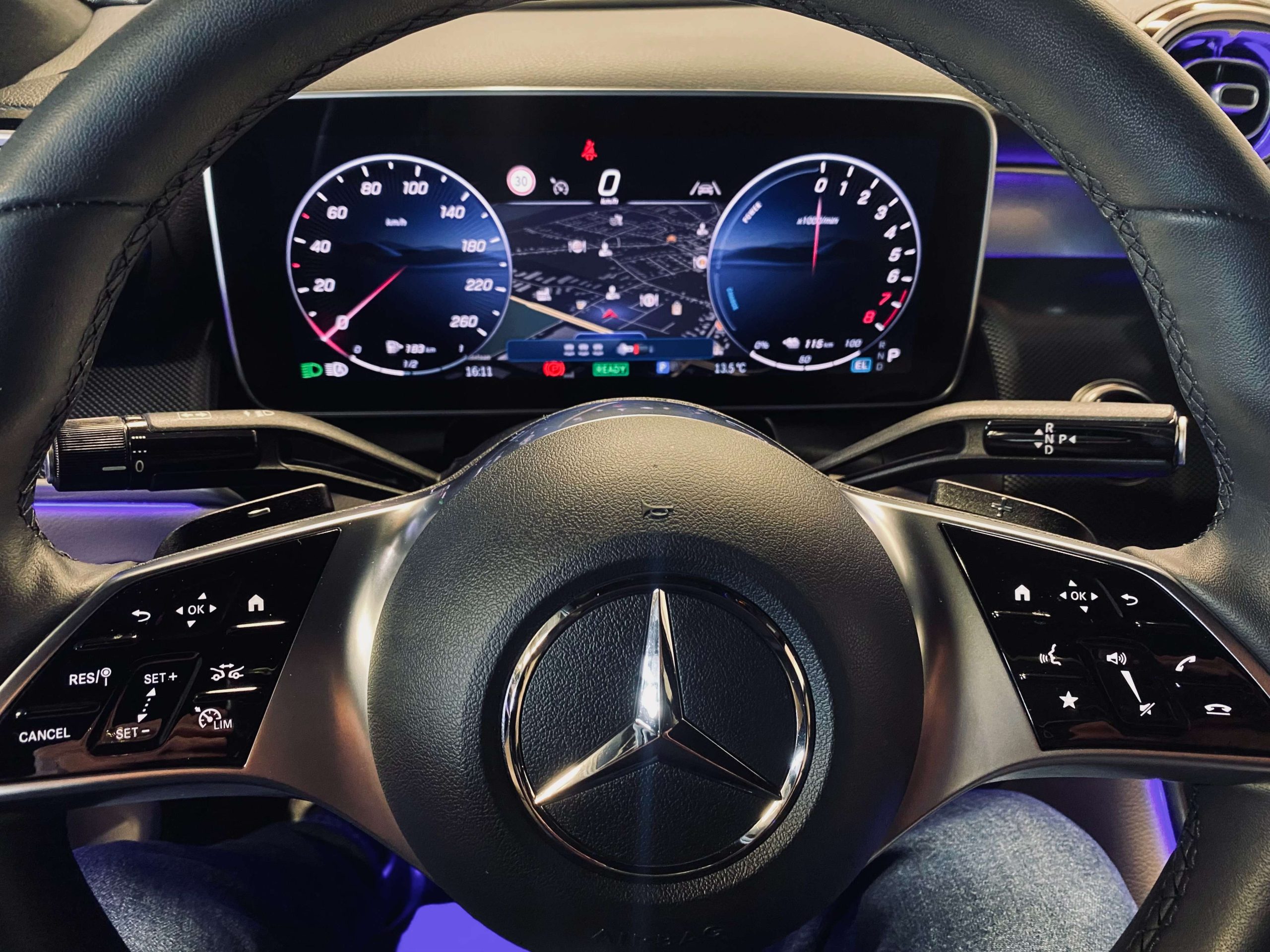 Mercedes-Benz GLC 300 e 9G Coupé Plug-in 4M 20″/SPORT+/BEIGE/MEMORY/AMBIENTE/TREKHAAK