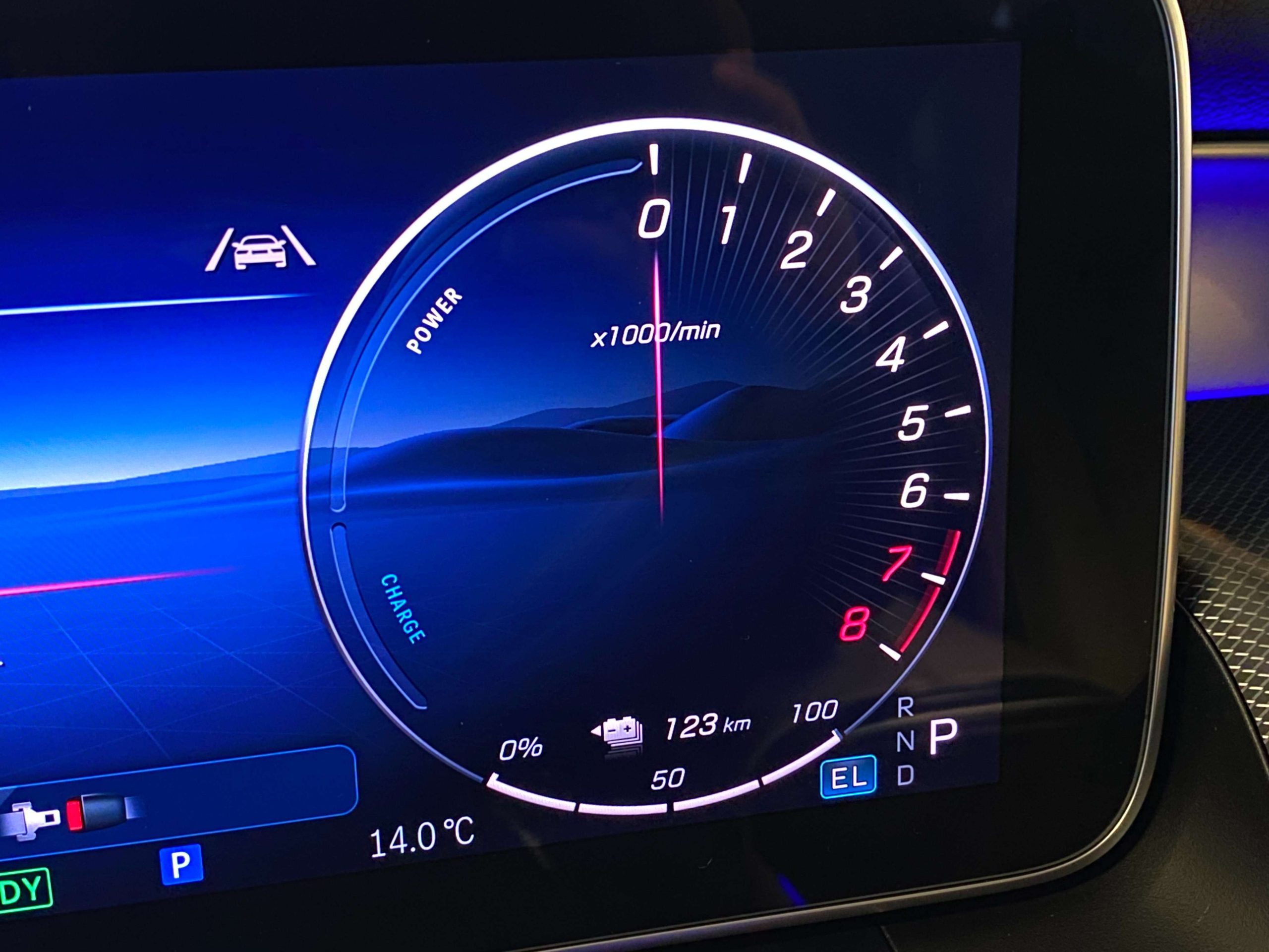 Mercedes-Benz GLC 300 e 9G Coupé Plug-in 4M 20″/SPORT+/BEIGE/MEMORY/AMBIENTE/TREKHAAK