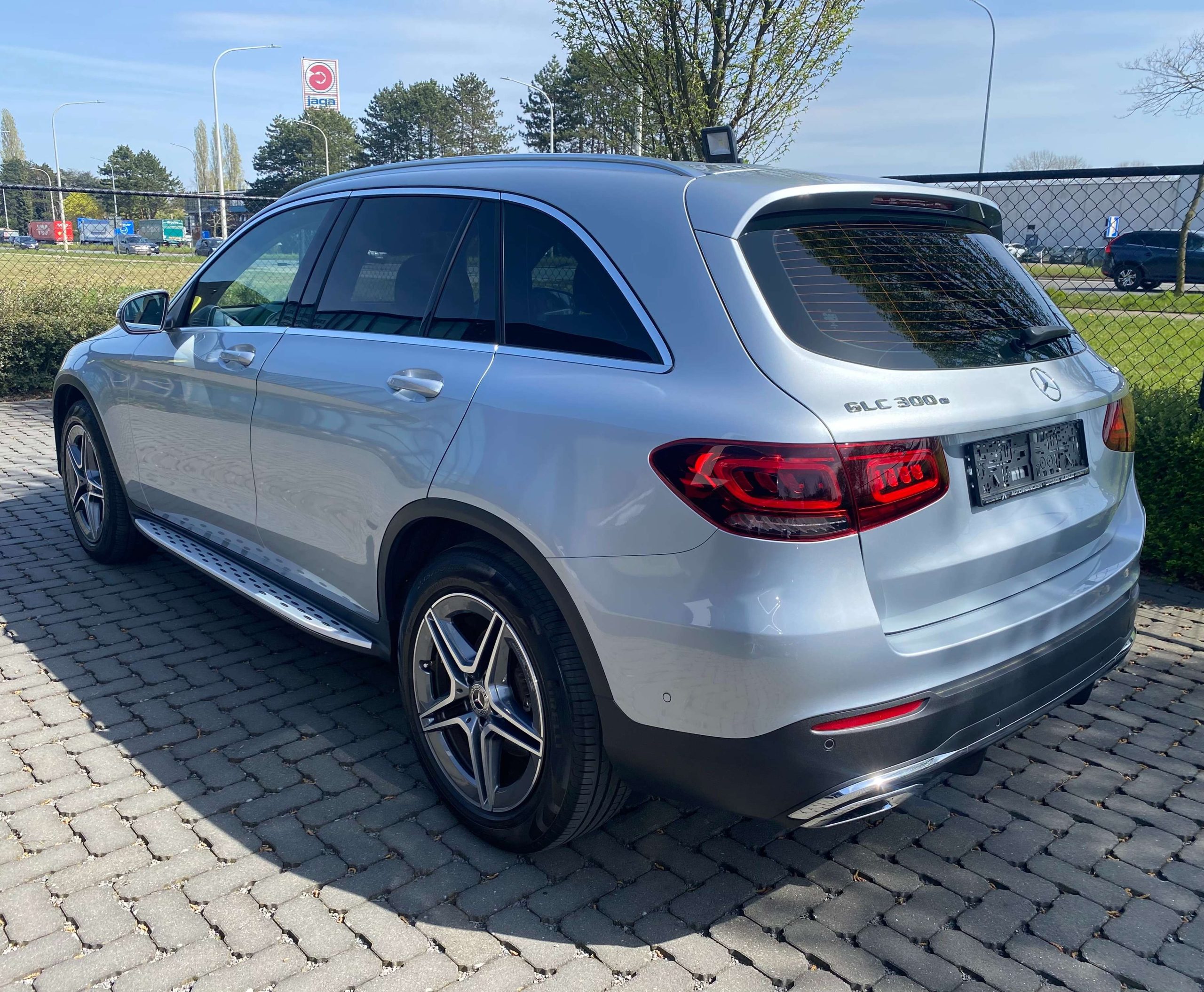 Mercedes-Benz GLC 300 e 9G 4M AMG AIRMATIC/HeadUp/Distronic/360°/Trekh.