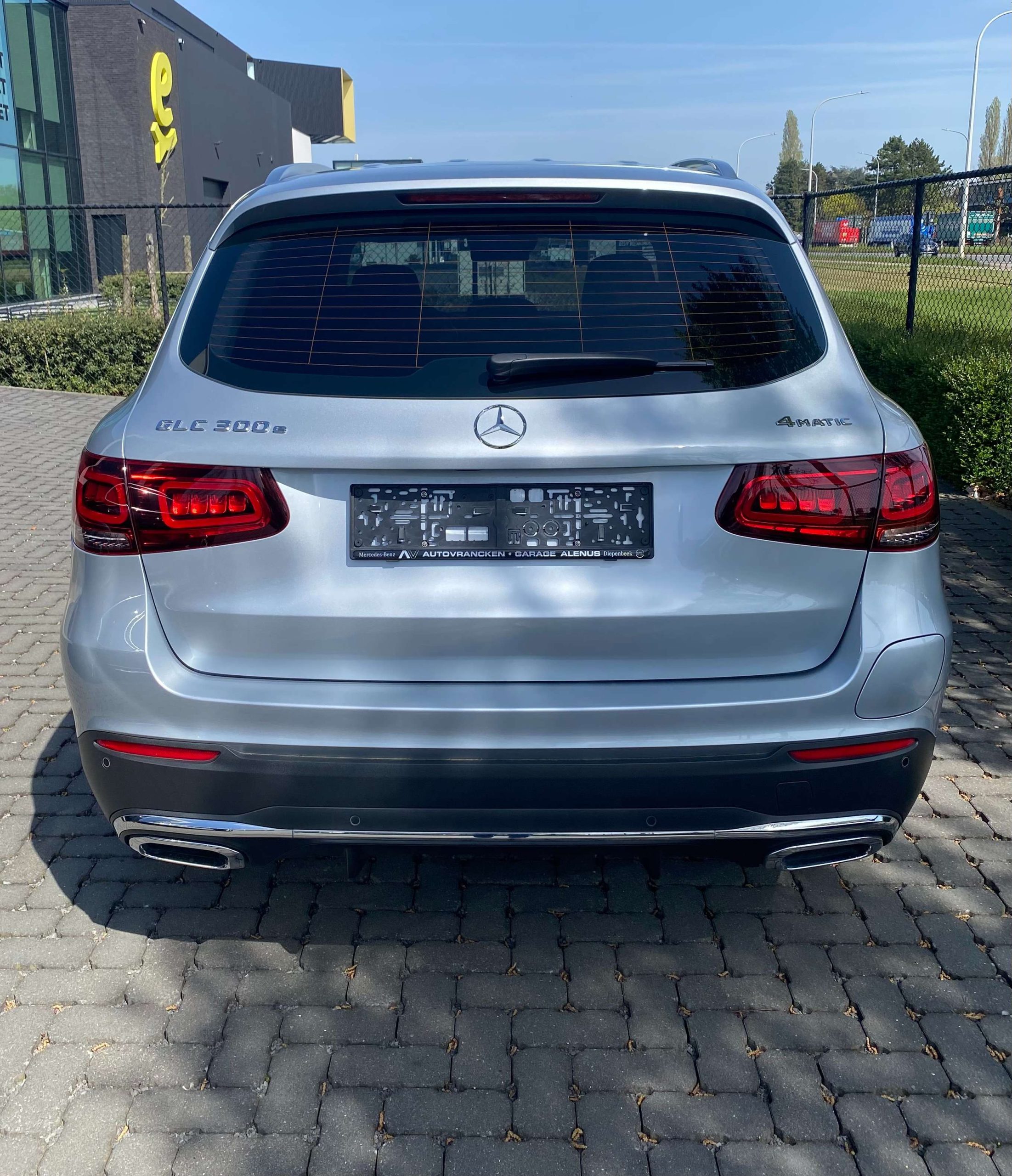 Mercedes-Benz GLC 300 e 9G 4M AMG AIRMATIC/HeadUp/Distronic/360°/Trekh.