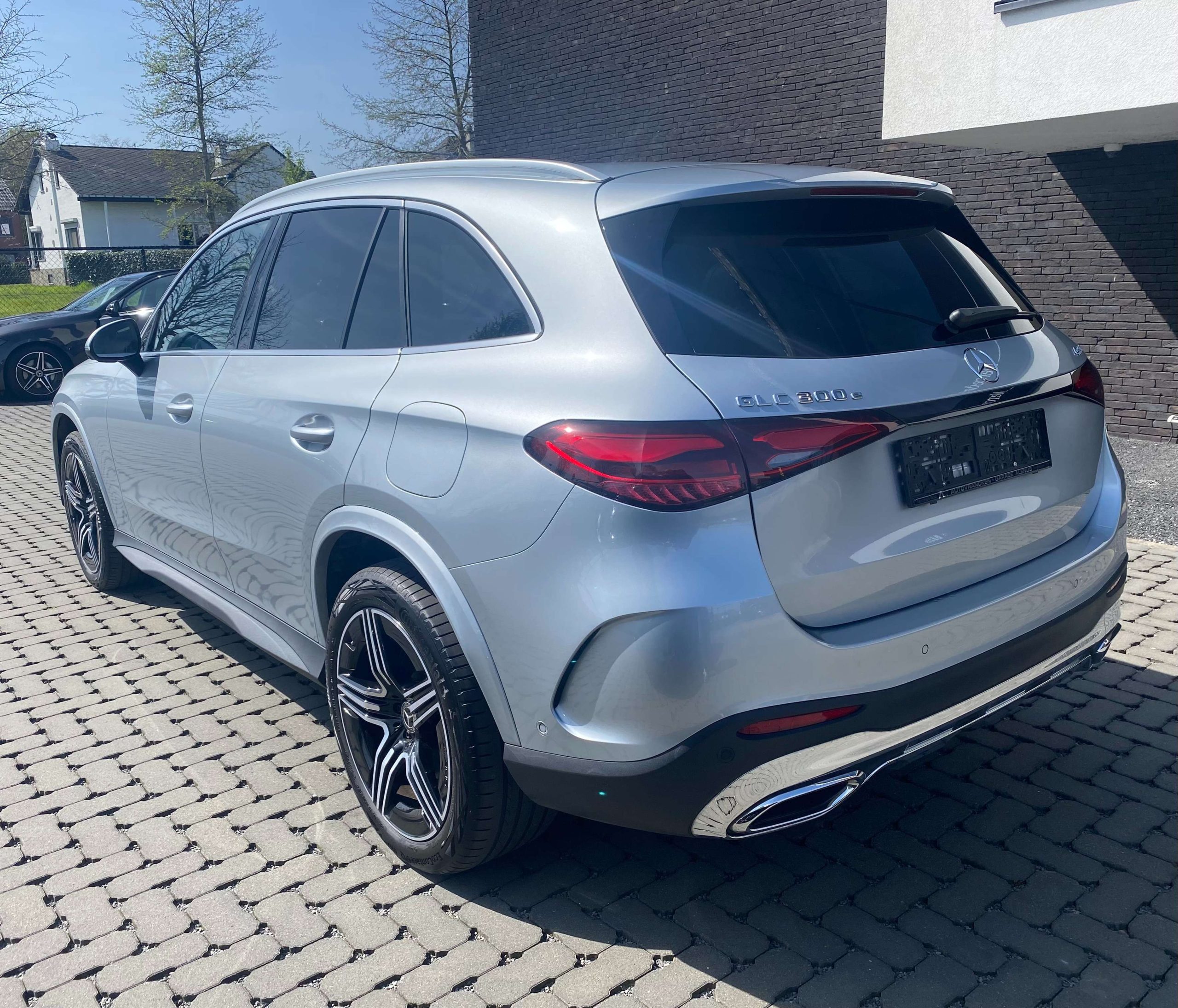 Mercedes-Benz GLC 300 e 9G Plug-in AMG 20″/PanoDak/Memory/360°/Trekh.