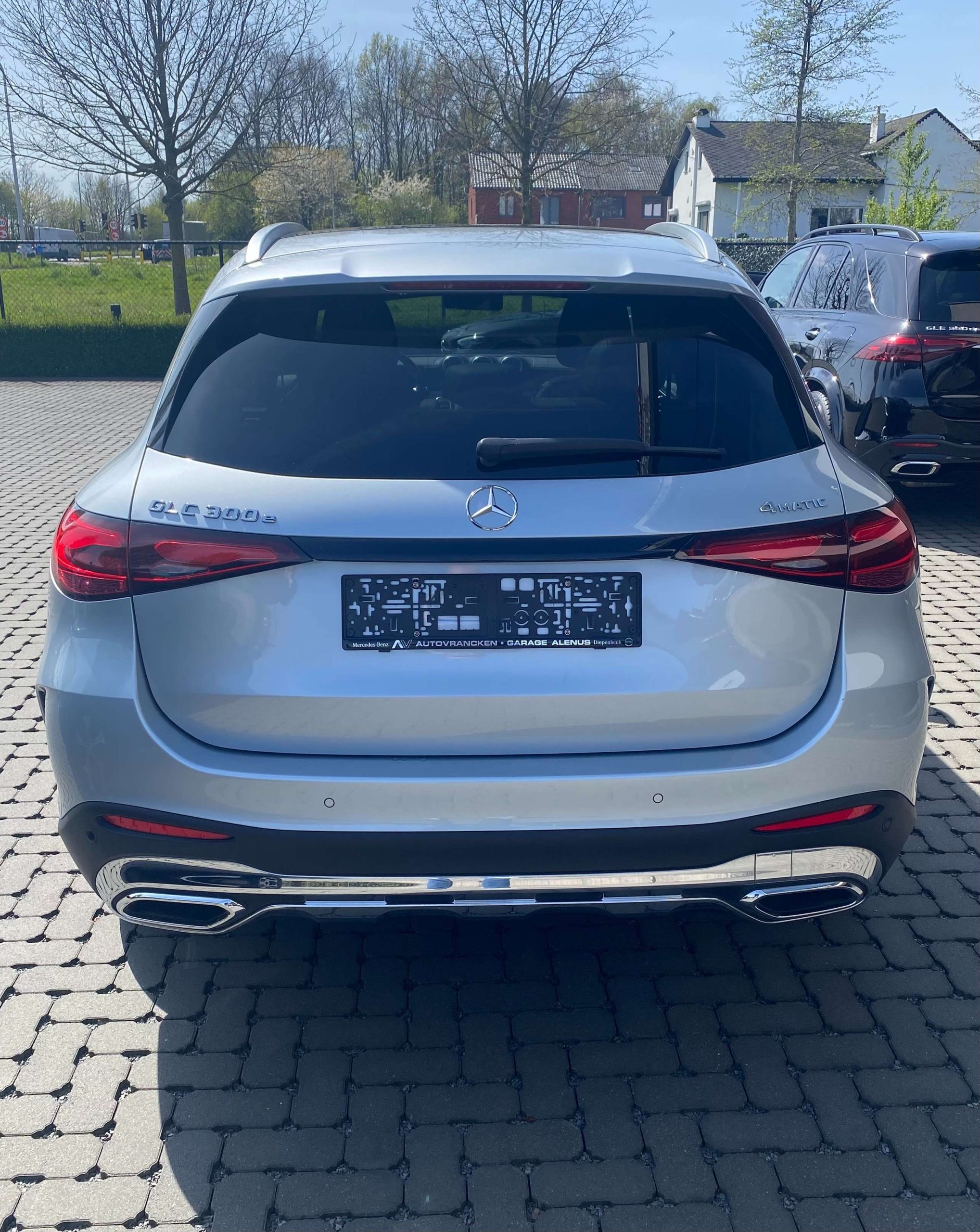 Mercedes-Benz GLC 300 e 9G Plug-in AMG 20″/PanoDak/Memory/360°/Trekh.