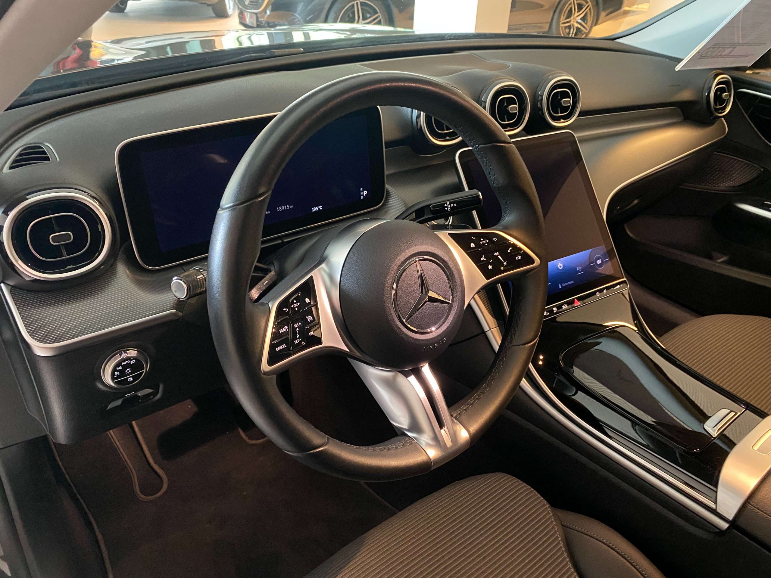 Mercedes-Benz C 300 e 9G Plug-in LUXURY NIGHT Luchtvering/Dodehoek/MBUX-Premium/Ambiente/Trekhaak/…