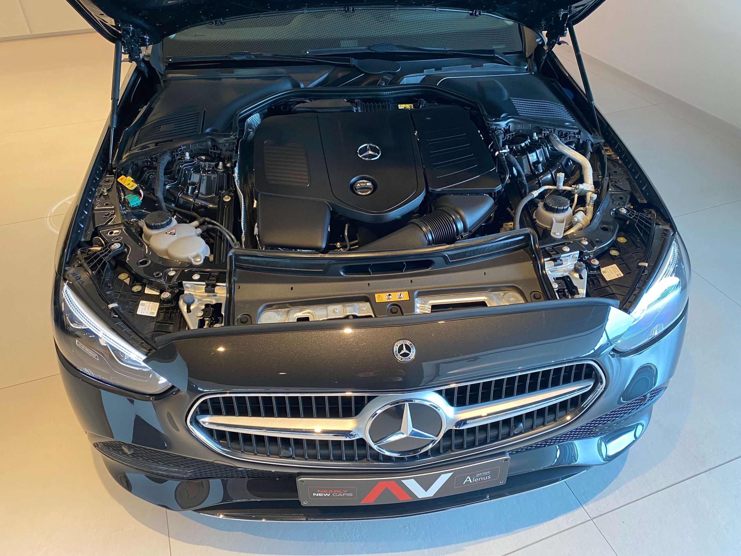 Mercedes-Benz C 300 e 9G Plug-in LUXURY NIGHT Luchtvering/Dodehoek/MBUX-Premium/Ambiente/Trekhaak/…