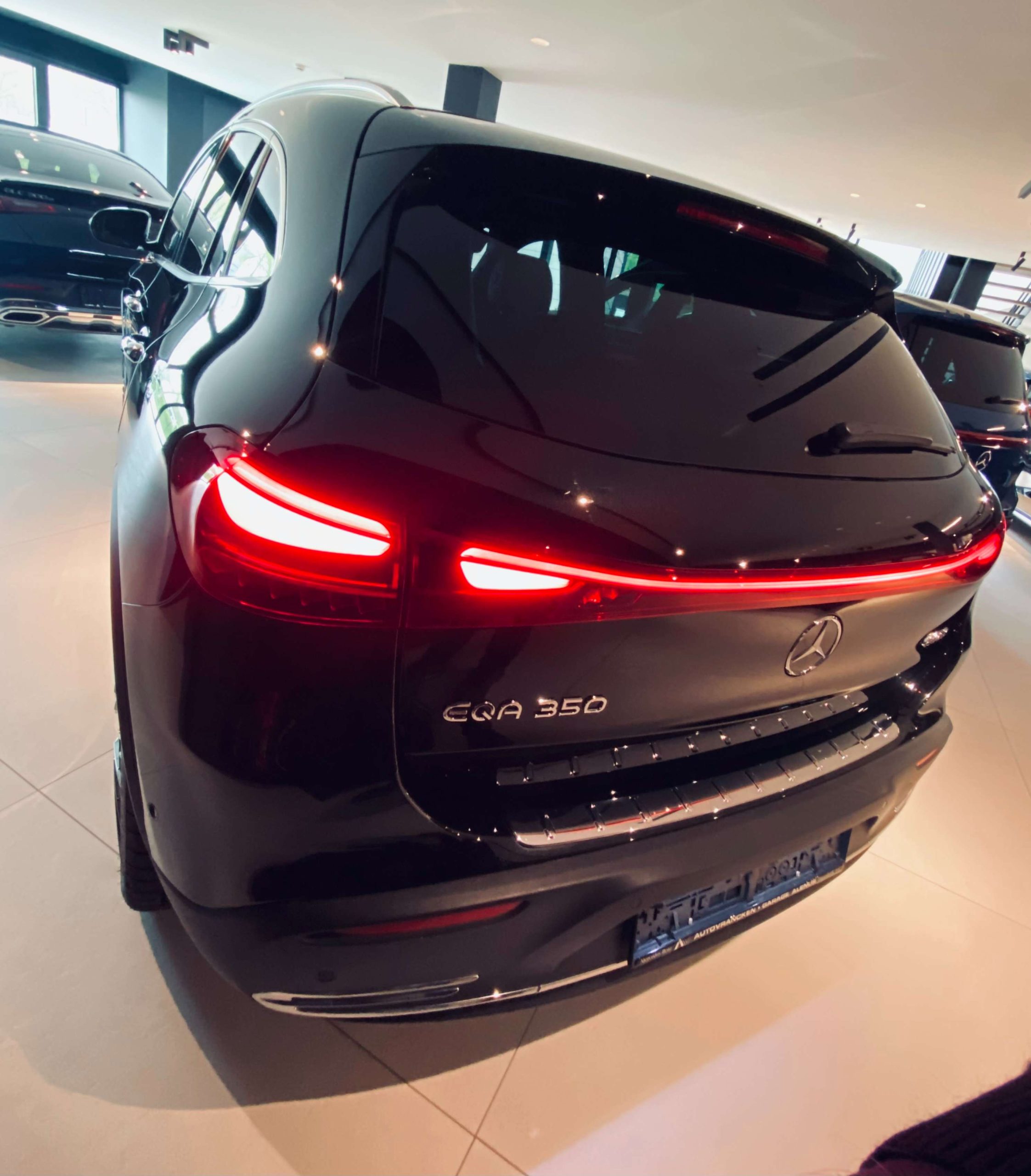 Mercedes-Benz EQA 350 4Matic 20″/Distronic/Dodehoek/Ambiente/Trekhaak