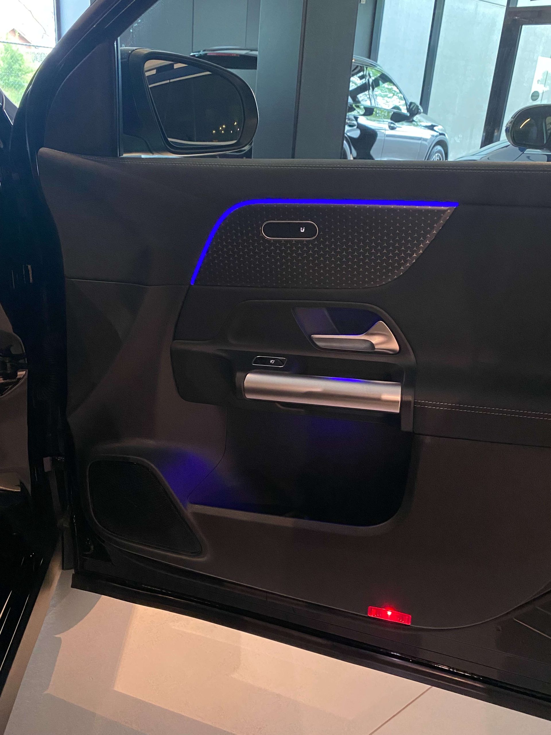 Mercedes-Benz EQA 350 4Matic 20″/Distronic/Dodehoek/Ambiente/Trekhaak