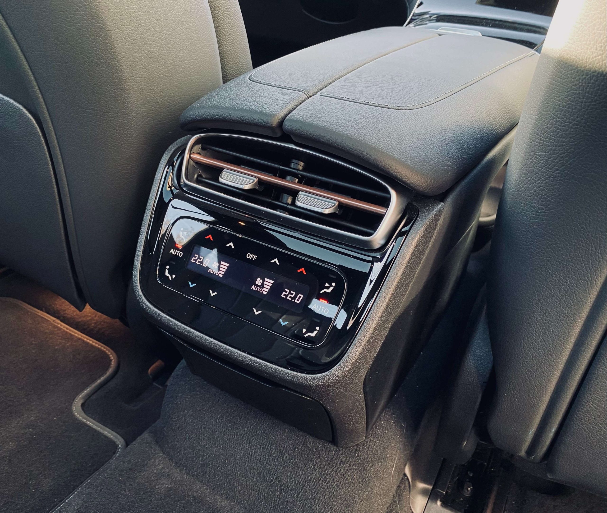 Mercedes-Benz EQE 300 Distronic+/Achterasbesturing/Burmester3D/PanoDak/360°/Memory/Leder/Augm.Reality/DigitalLight/Trekhaak/…