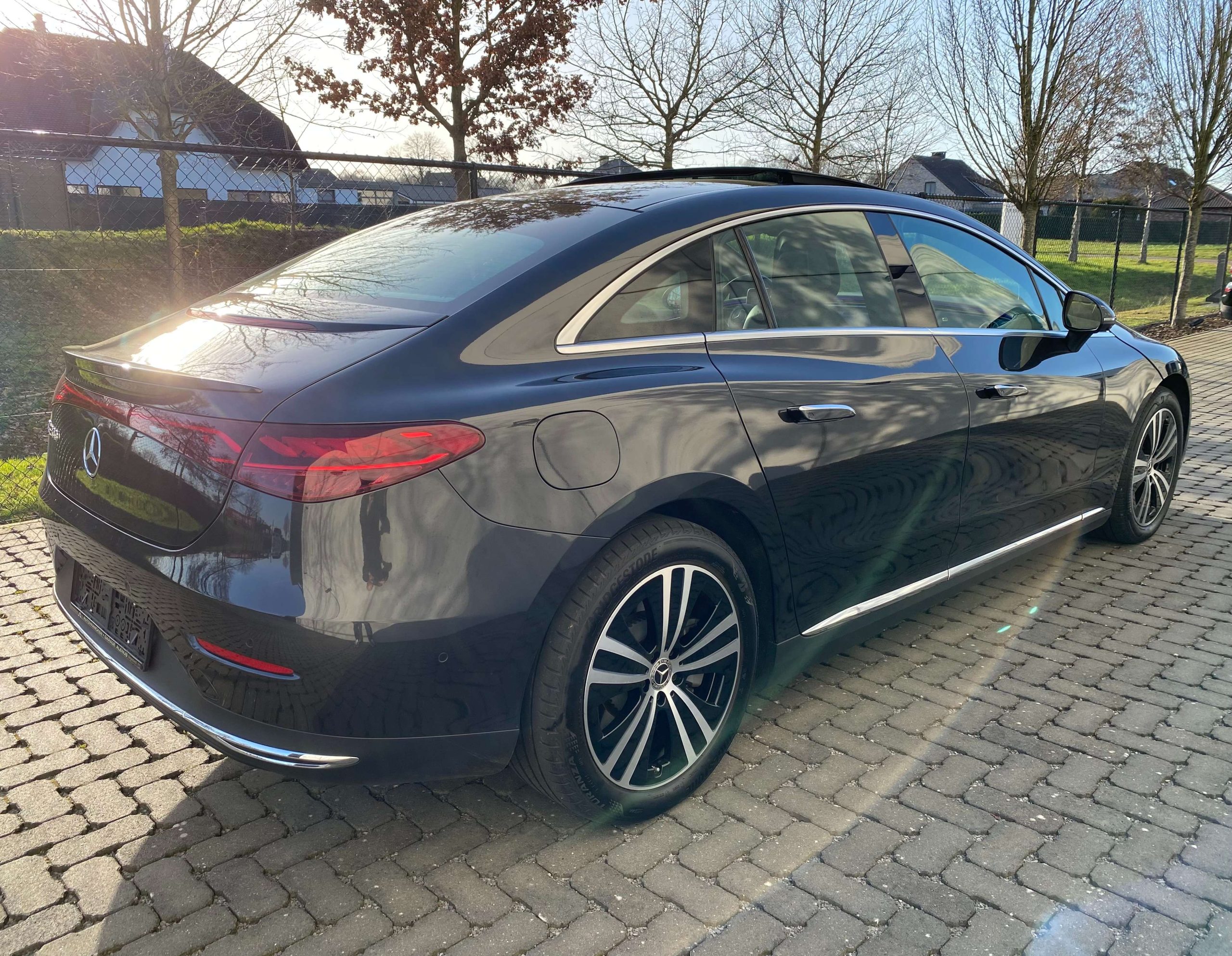 Mercedes-Benz EQE 300 Distronic+/Achterasbesturing/Burmester3D/PanoDak/360°/Memory/Leder/Augm.Reality/DigitalLight/Trekhaak/…