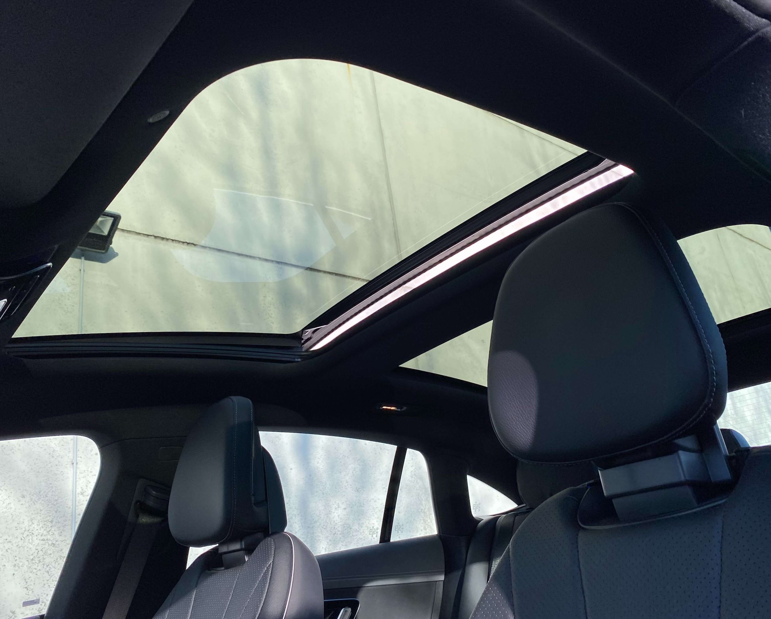 Mercedes-Benz EQE 300 Distronic+/Achterasbesturing/Burmester3D/PanoDak/360°/Memory/Leder/Augm.Reality/DigitalLight/Trekhaak/…