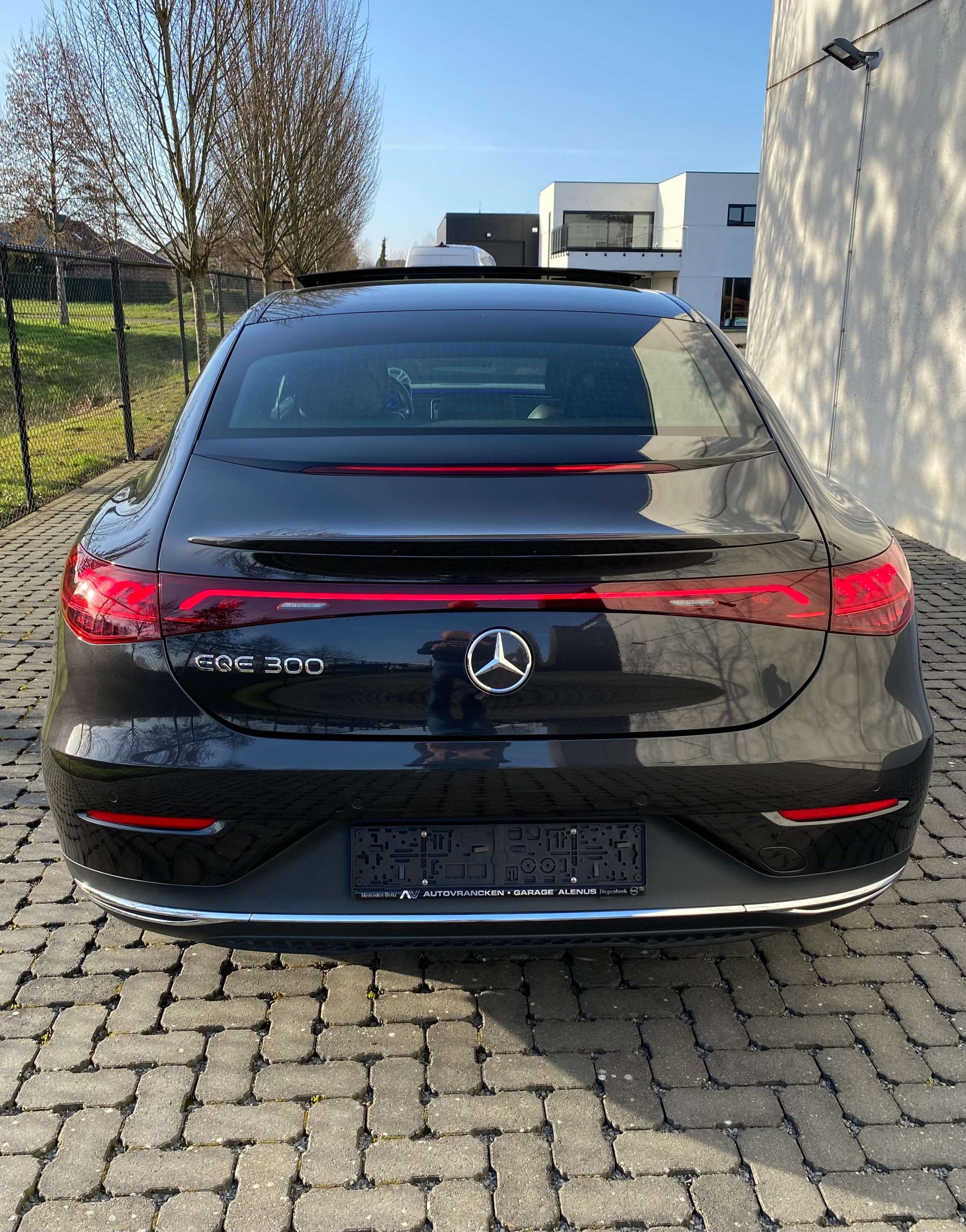 Mercedes-Benz EQE 300 Distronic+/Achterasbesturing/Burmester3D/PanoDak/360°/Memory/Leder/Augm.Reality/DigitalLight/Trekhaak/…