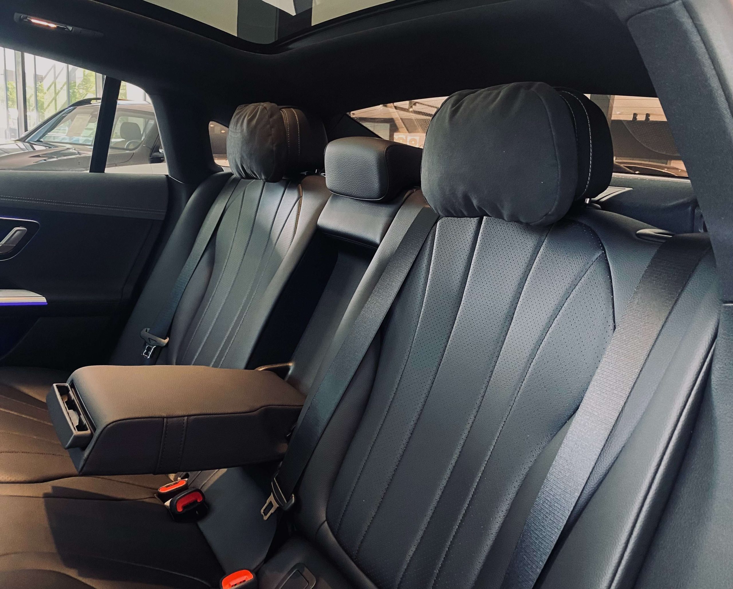 Mercedes-Benz EQE 300 Distronic+/Achterasbesturing/19″/Burmester3D/PanoDak/360°/Memory/Leder/Augm.Reality/DigitalLight/Trekhaak/…