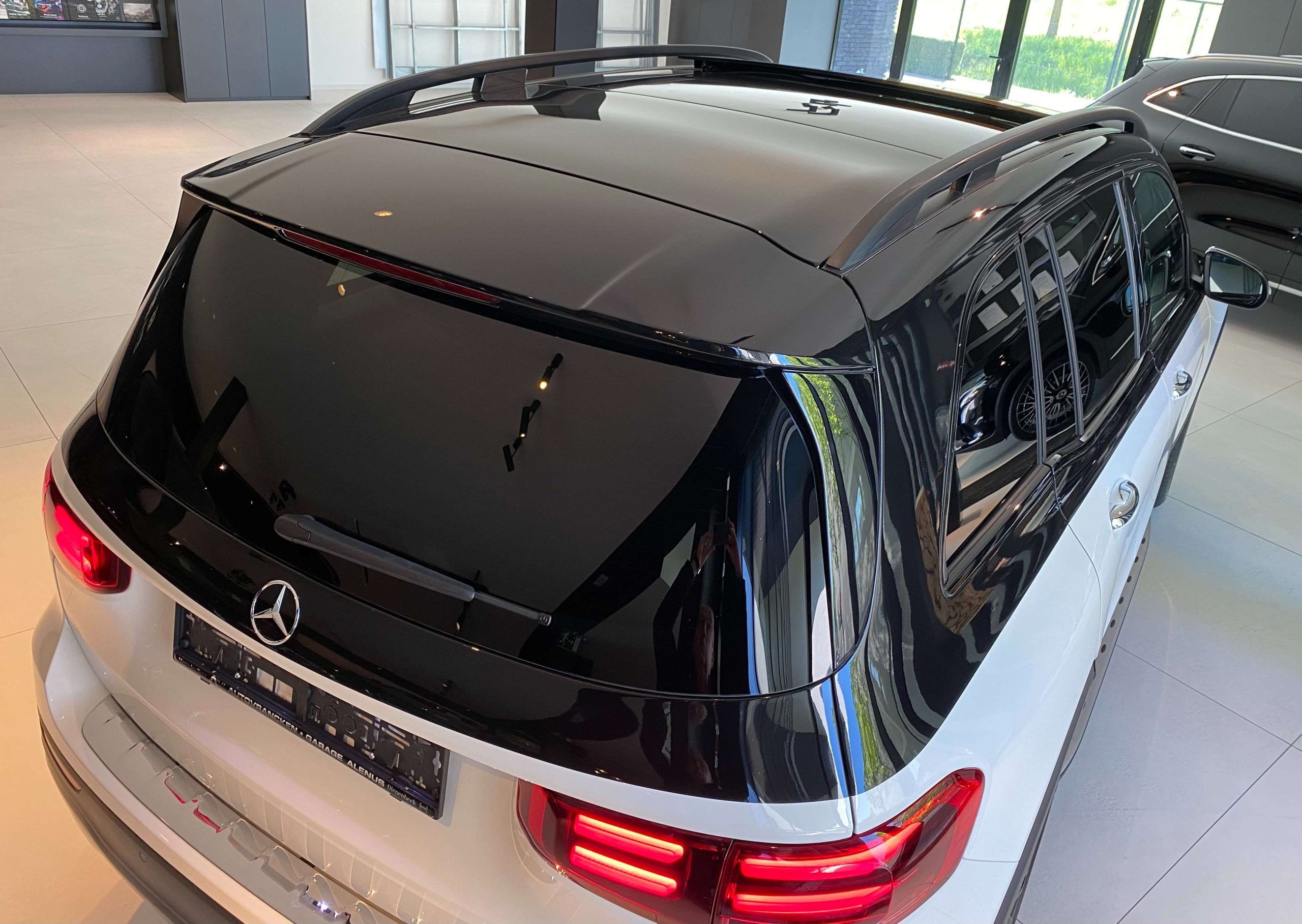 Mercedes-Benz GLB 250 8G Mild Hybr. 4Matic SPORT & NIGHT TWO-TONE 19″AMG/Distronic+/Leder/360°/PanoDak/Keyless/MultiBeam/Trekhaak