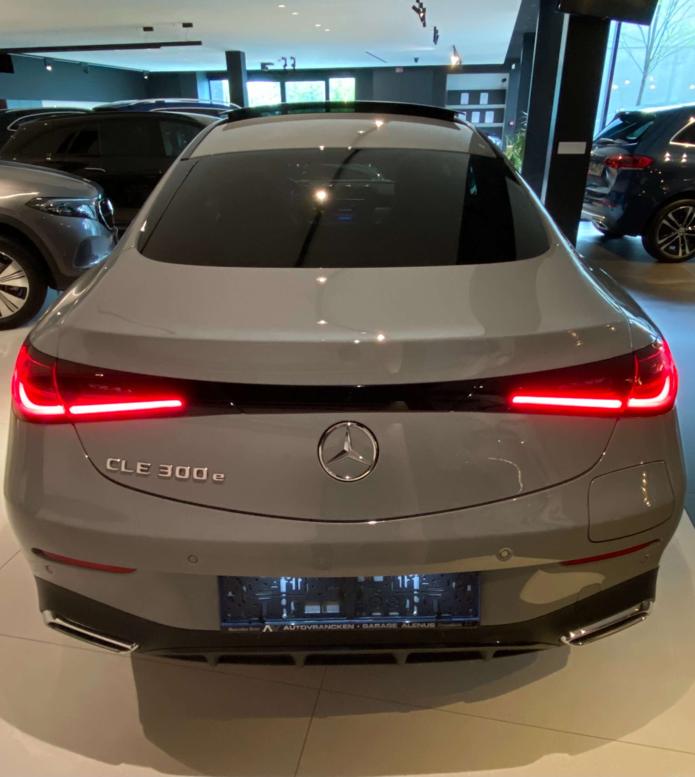 Mercedes-Benz CLE 300 e 9G Plug-in COUPE AMG NIGHT 19″/Luchtvering/Distronic+/Head-Up/DigitalLight/Memory/PanoDak/Trekhaak/…