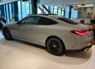Mercedes-Benz CLE 300 e 9G Plug-in COUPE AMG NIGHT 19″/Luchtvering/Distronic+/Head-Up/DigitalLight/Memory/PanoDak/Trekhaak/…