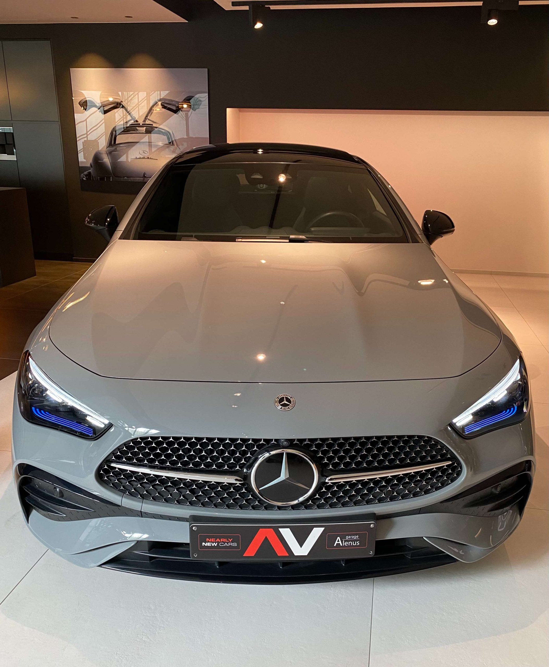 Mercedes-Benz CLE 300 e 9G Plug-in COUPE AMG NIGHT 19″/Luchtvering/Distronic+/Head-Up/DigitalLight/Memory/PanoDak/Trekhaak/…