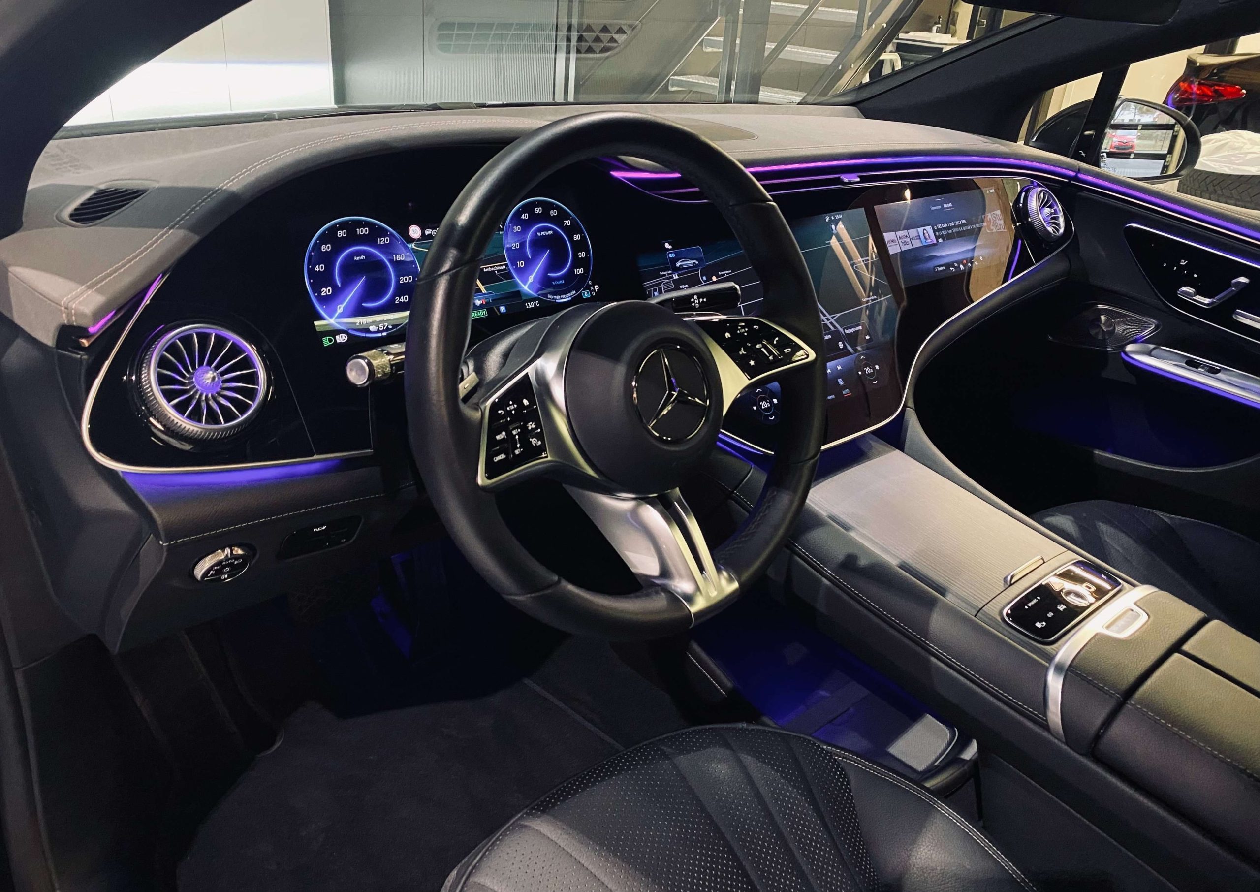 Mercedes-Benz EQE 300 AMG & NIGHT Airmatic/Hyperscreen/Distronic+/360°/Memory/PanoDak/20″/Augm.Reality/Keyless/Trekhaak/…