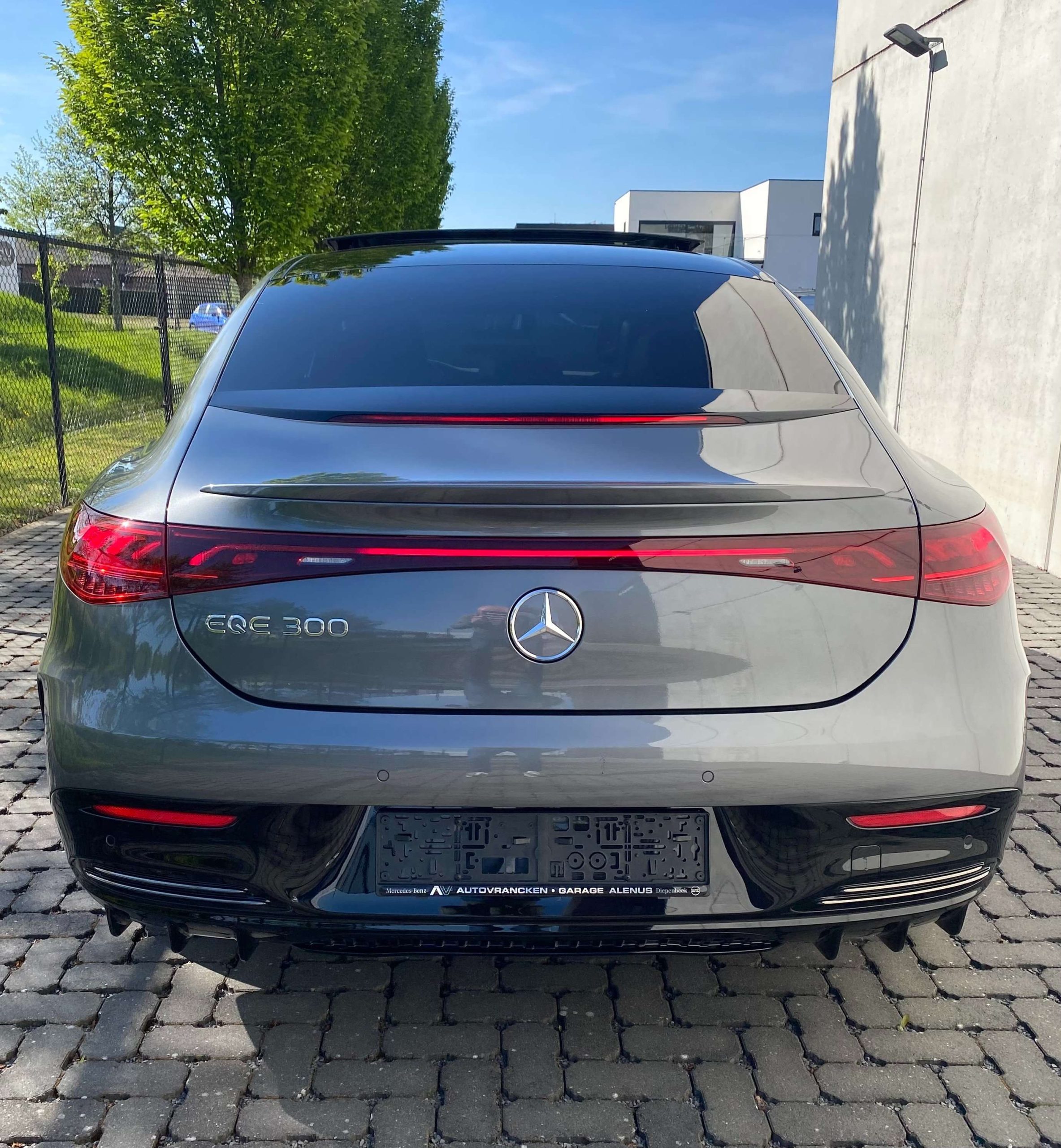 Mercedes-Benz EQE 300 AMG & NIGHT Airmatic/Hyperscreen/Distronic+/360°/Memory/PanoDak/20″/Augm.Reality/Keyless/Trekhaak/…