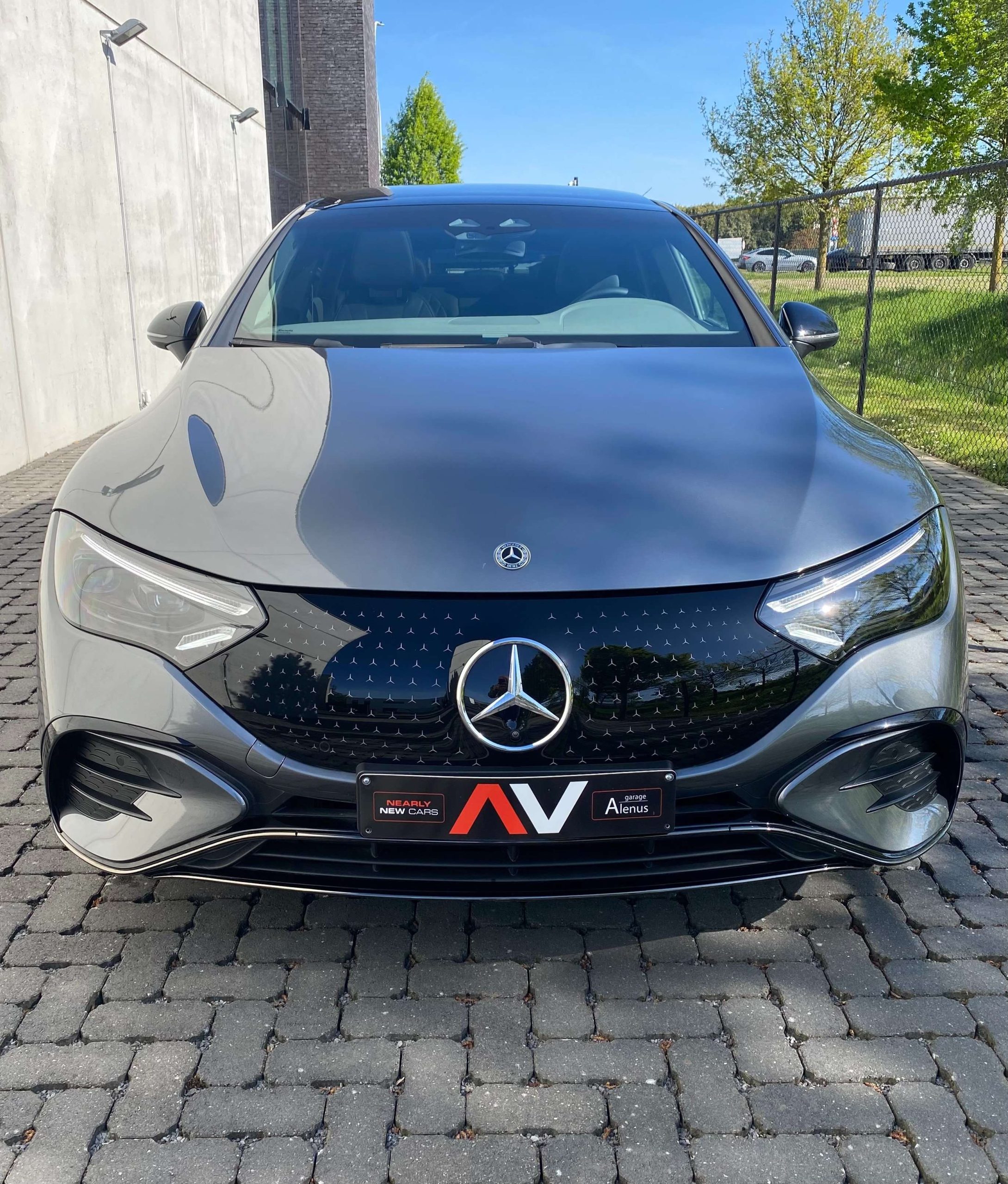Mercedes-Benz EQE 300 AMG & NIGHT Airmatic/Hyperscreen/Distronic+/360°/Memory/PanoDak/20″/Augm.Reality/Keyless/Trekhaak/…