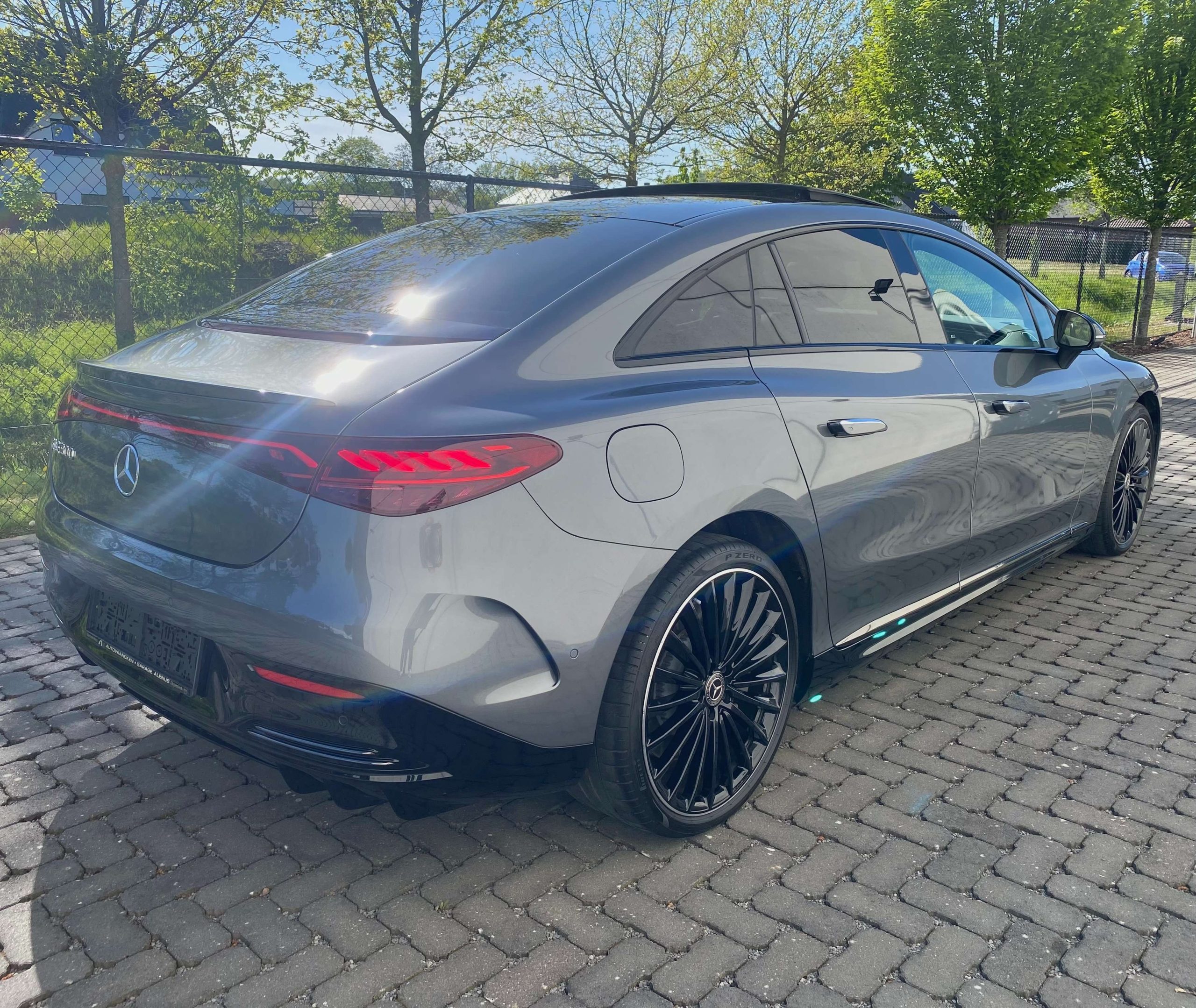 Mercedes-Benz EQE 300 AMG & NIGHT Airmatic/Hyperscreen/Distronic+/360°/Memory/PanoDak/20″/Augm.Reality/Keyless/Trekhaak/…