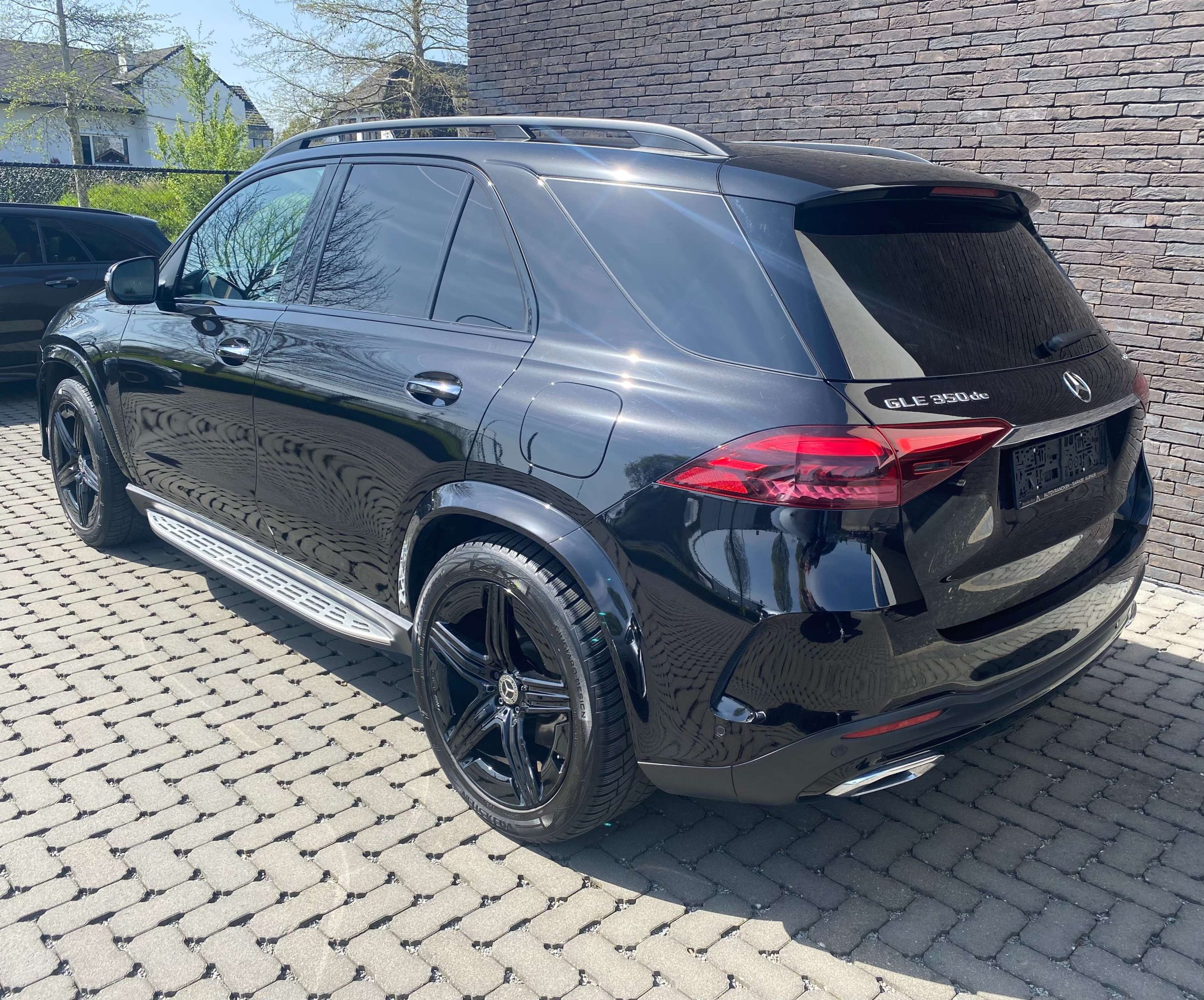 Mercedes-Benz GLE 350 de 9G 4M AIRMATIC/21″/PANODAK/BURM/MEMORY/TREKH.