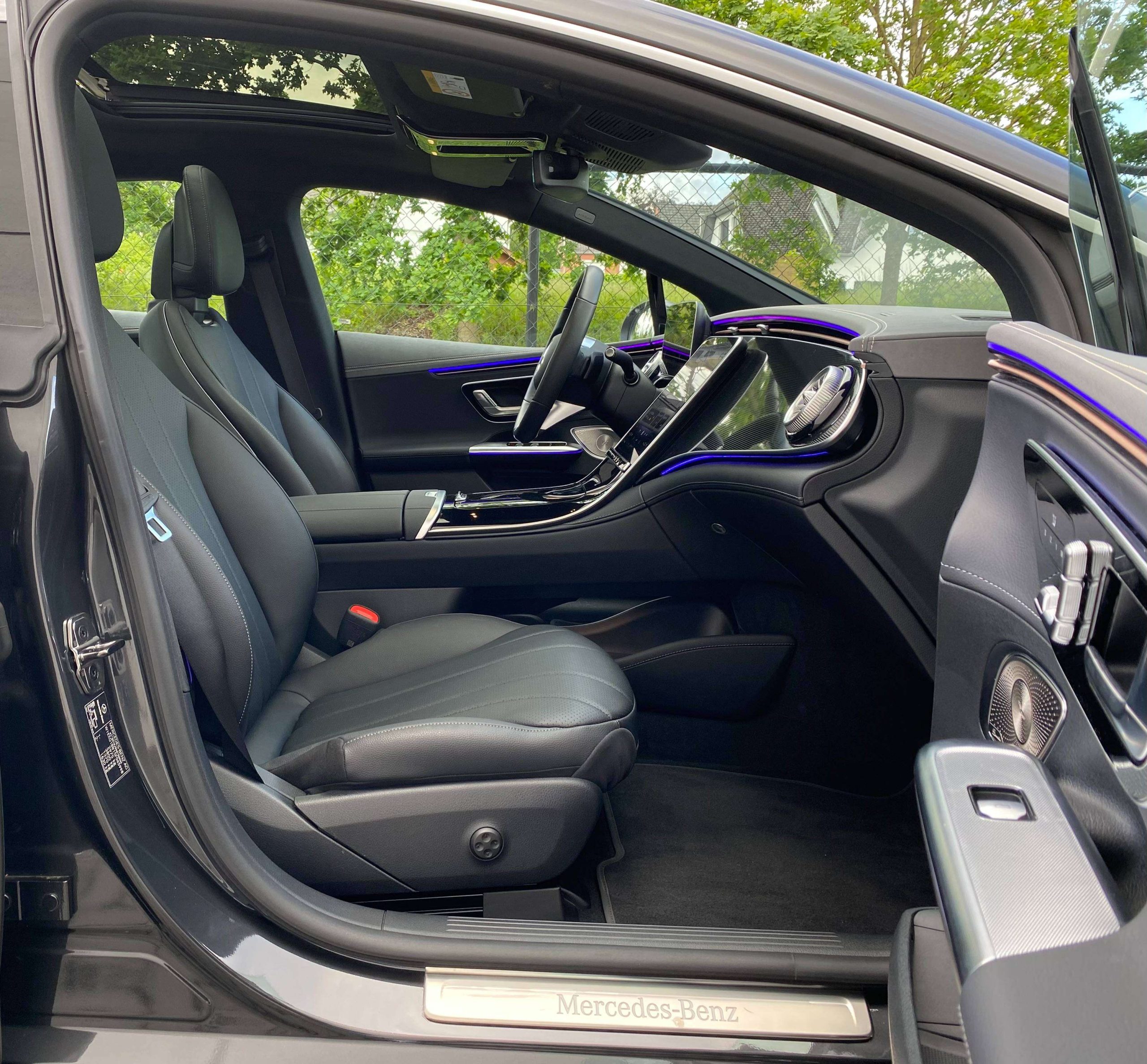 Mercedes-Benz EQE 300 Distronic+/Achterasbesturing/19″AMG/Burmester3D/PanoDak/360°/Memory/Leder/Augm.Reality/DigitalLight/Trekhaak/…