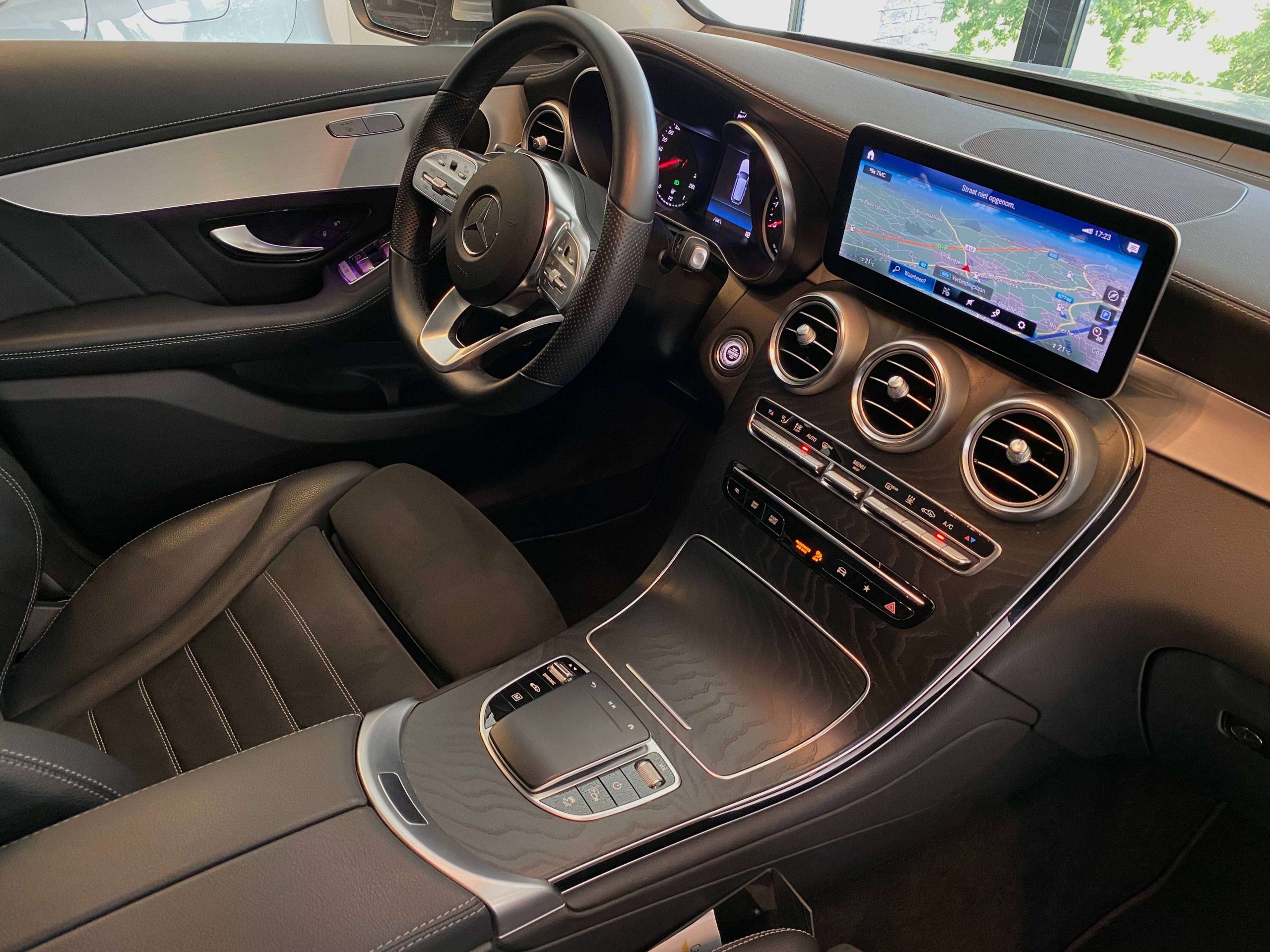 Mercedes-Benz GLC 300 e 9G 4M AMG Distronic/Airmatic-Luchtvering/HeadUp/360°/Zijtreden/Ambiente/Trekhaak