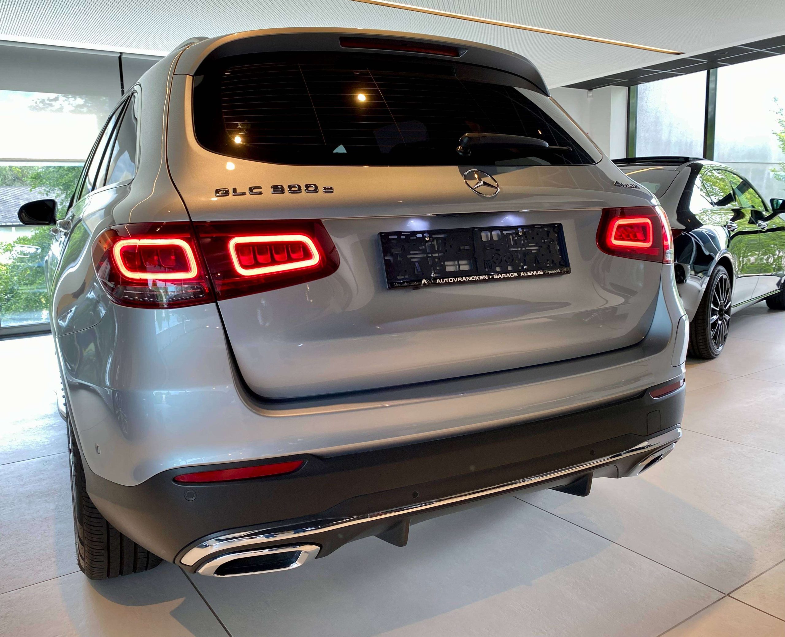 Mercedes-Benz GLC 300 e 9G 4M AMG Distronic/Airmatic-Luchtvering/HeadUp/360°/Zijtreden/Ambiente/Trekhaak