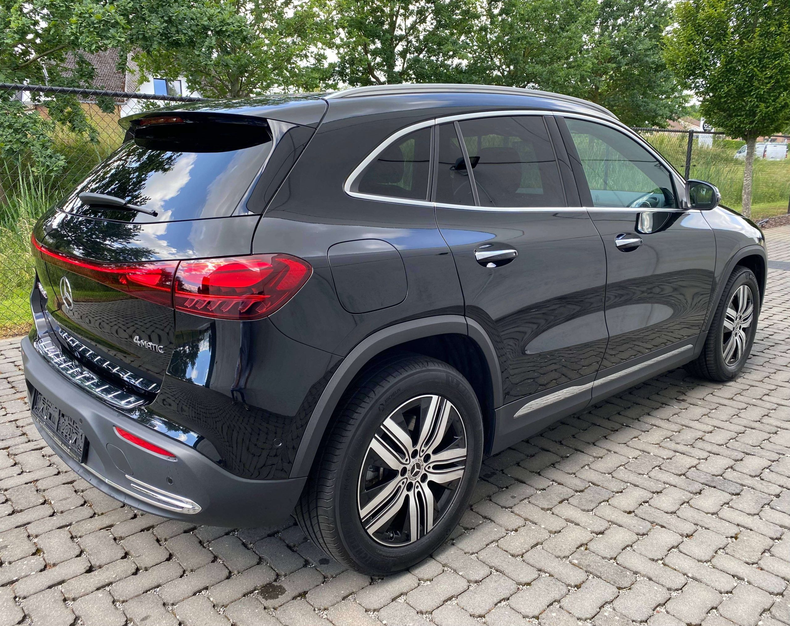 Mercedes-Benz EQA 350 4Matic Distronic/18″/Dodehoek/Ambiente/Trekhaak
