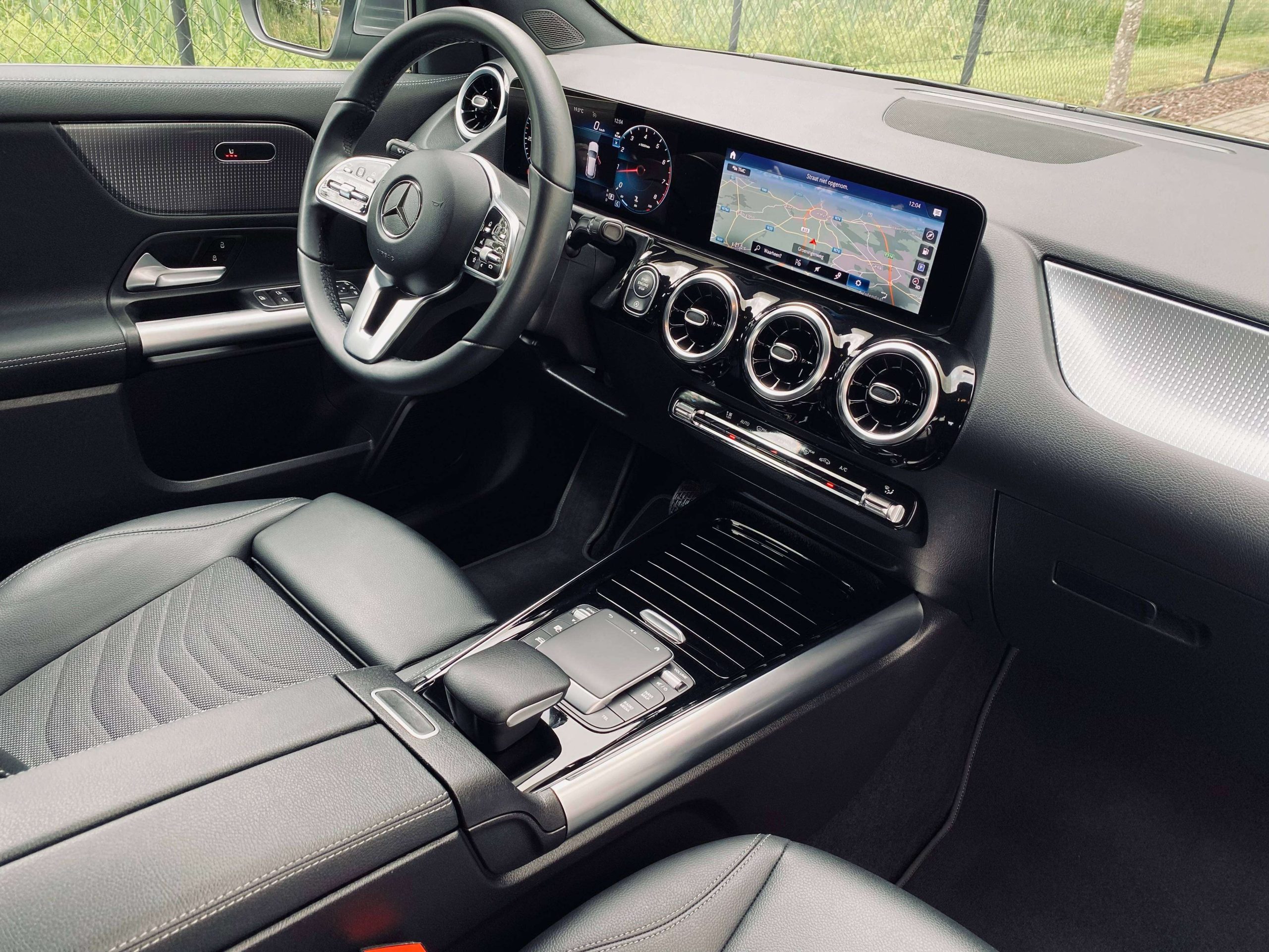 Mercedes-Benz GLA 200 7G LUXURY 18″/MBUX/Augm.RealityNavigatie/CC/Camera/Draadloosladen/A&ACarplay/trekhaak